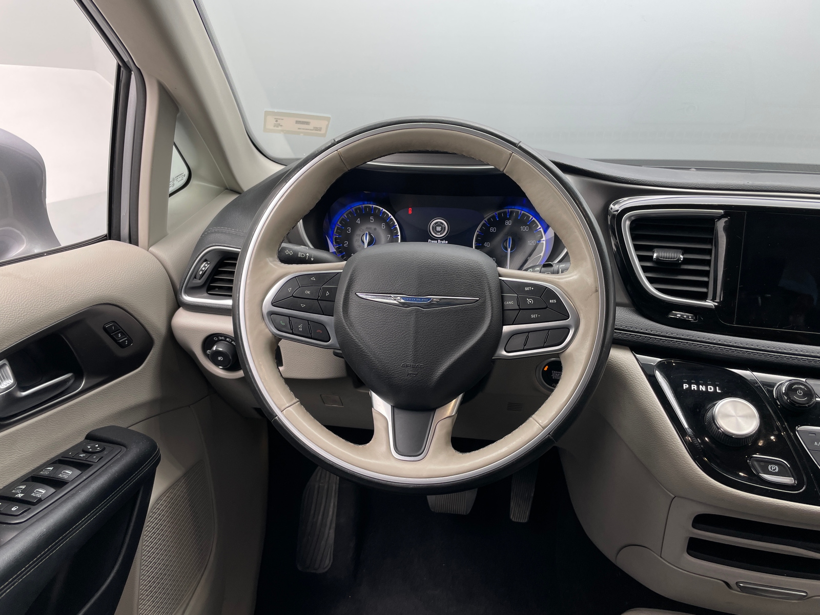 Thumbnail: 2019 Chrysler Pacifica - 4