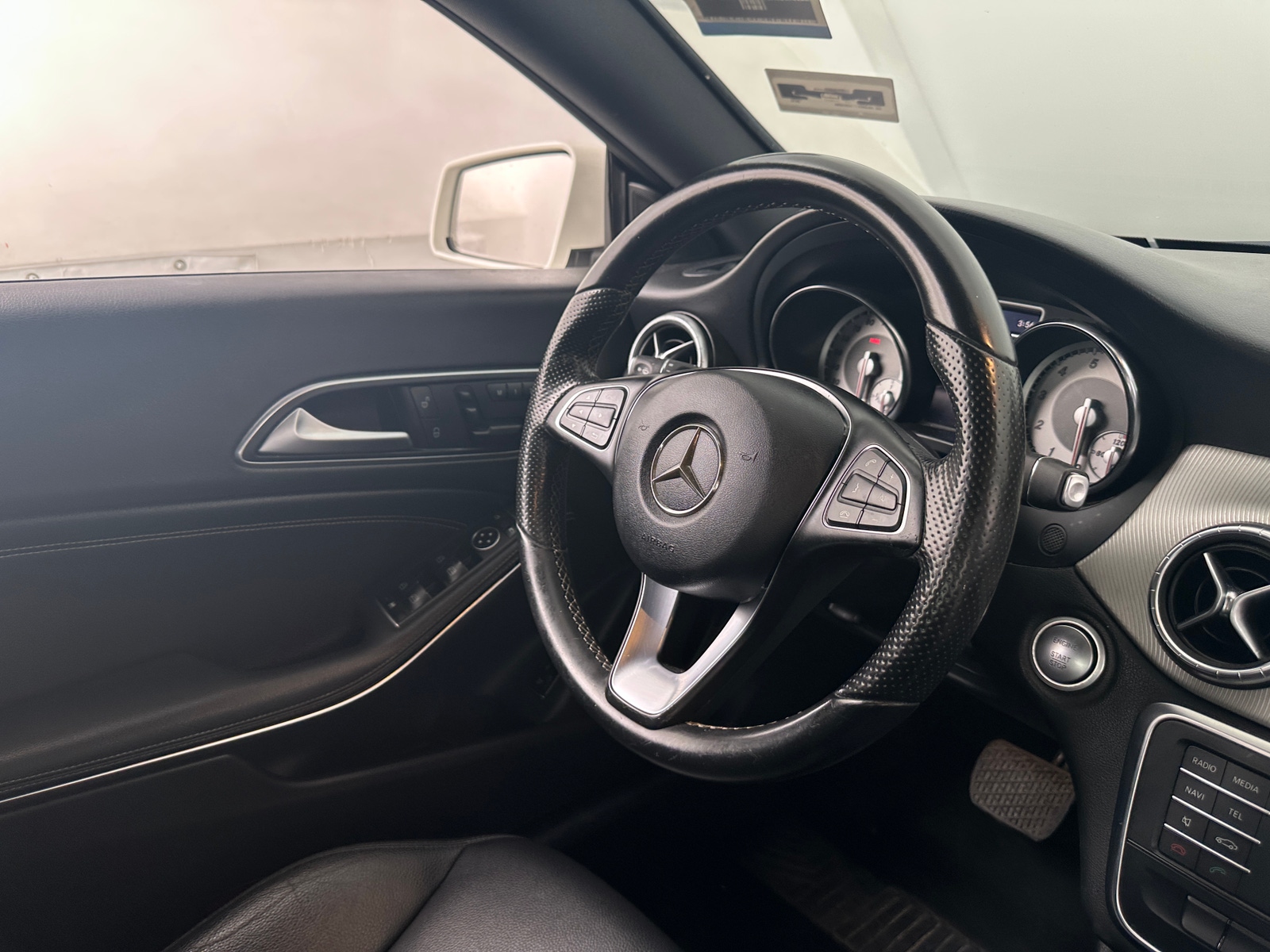 Thumbnail: 2015 Mercedes-Benz CLA - 3