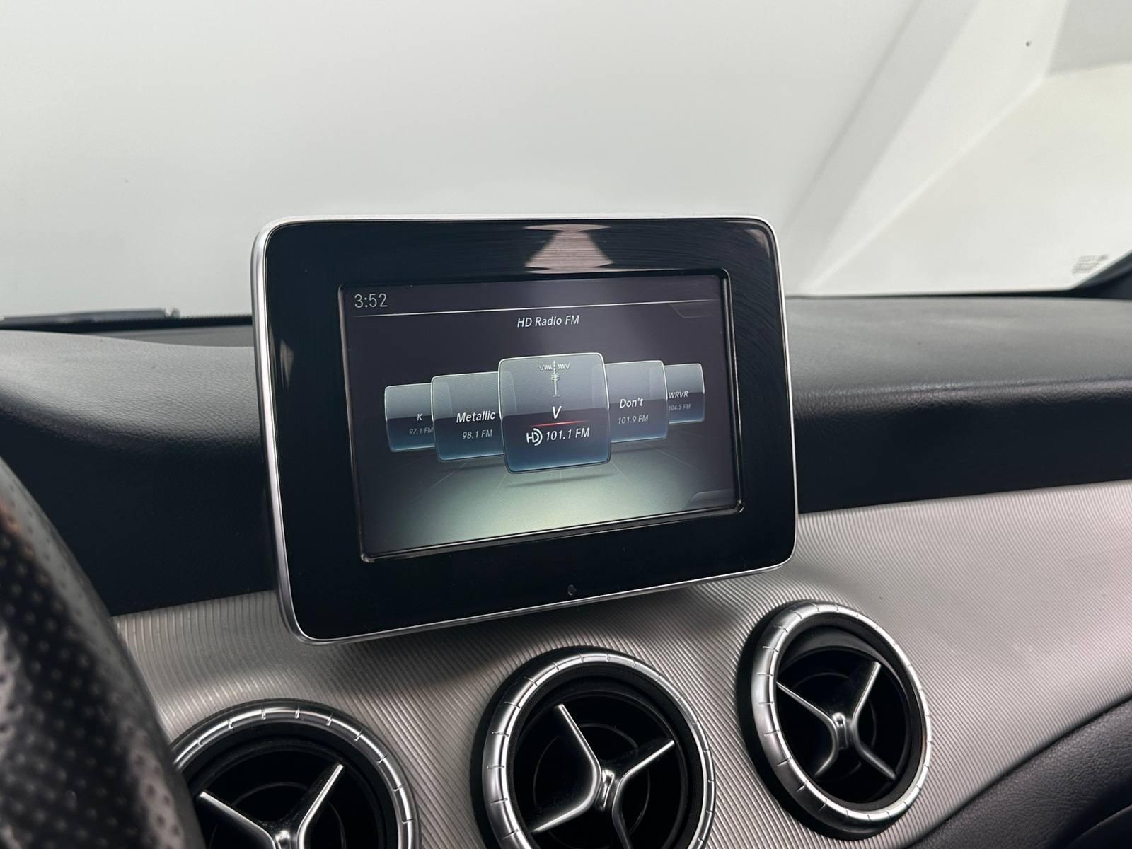 Thumbnail: 2015 Mercedes-Benz CLA - 2