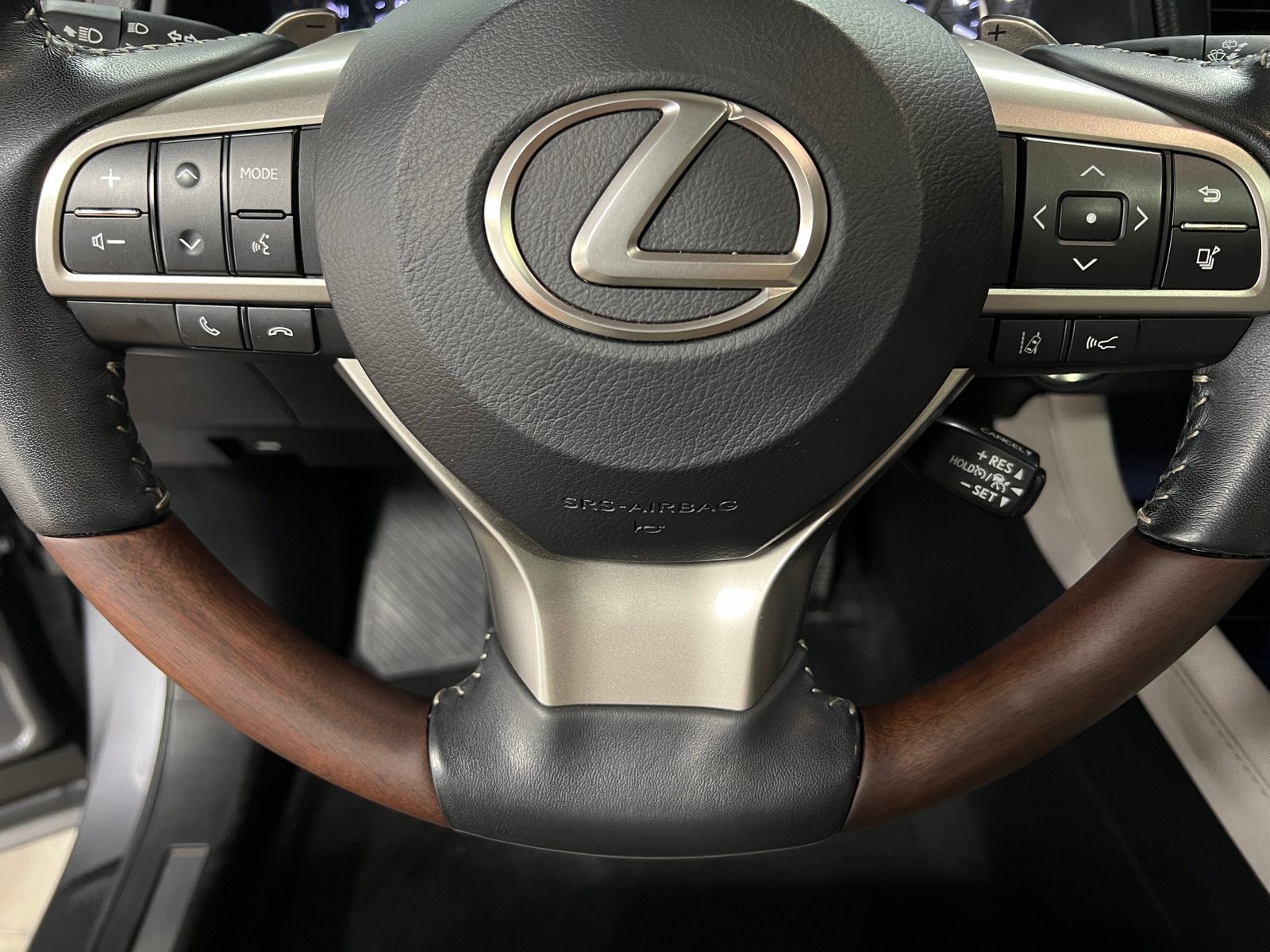 Thumbnail: 2020 Lexus RX - 4