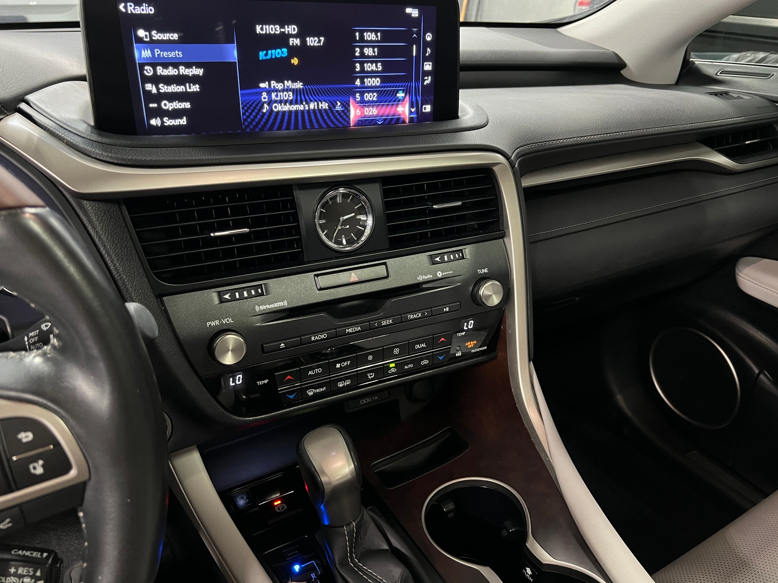 Thumbnail: 2020 Lexus RX - 3