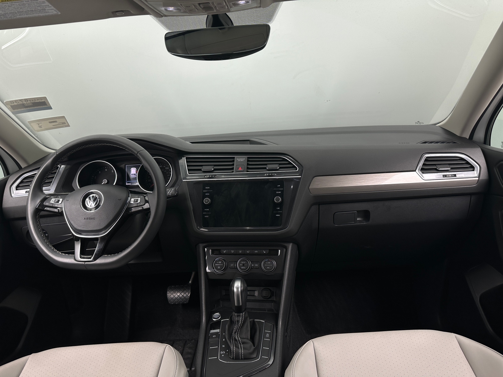 Thumbnail: 2021 Volkswagen Tiguan - 2