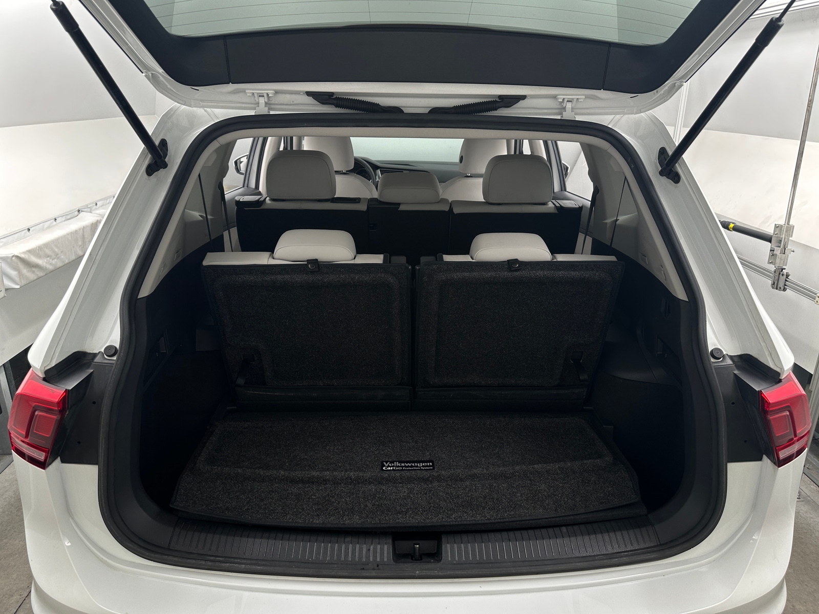 Thumbnail: 2021 Volkswagen Tiguan - 6
