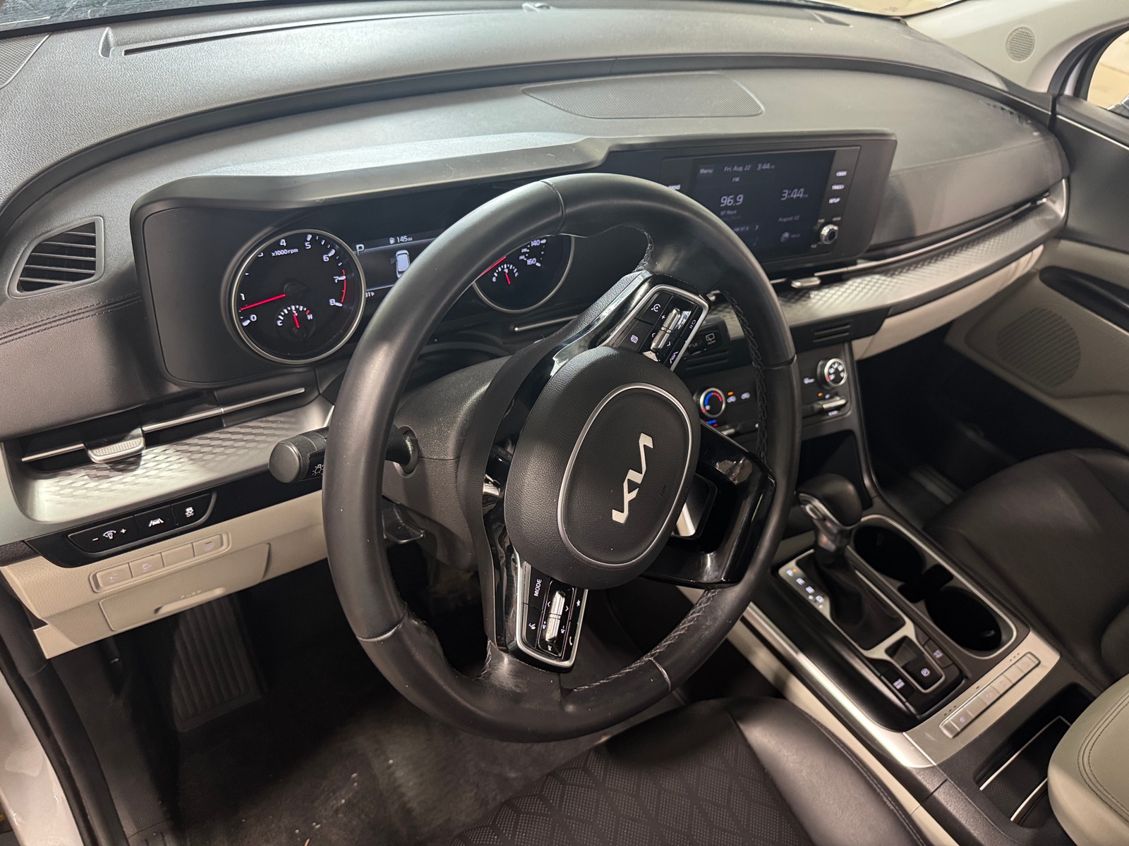 Thumbnail: 2022 Kia Carnival - 2