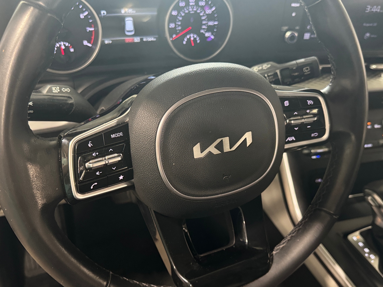 Thumbnail: 2022 Kia Carnival - 4