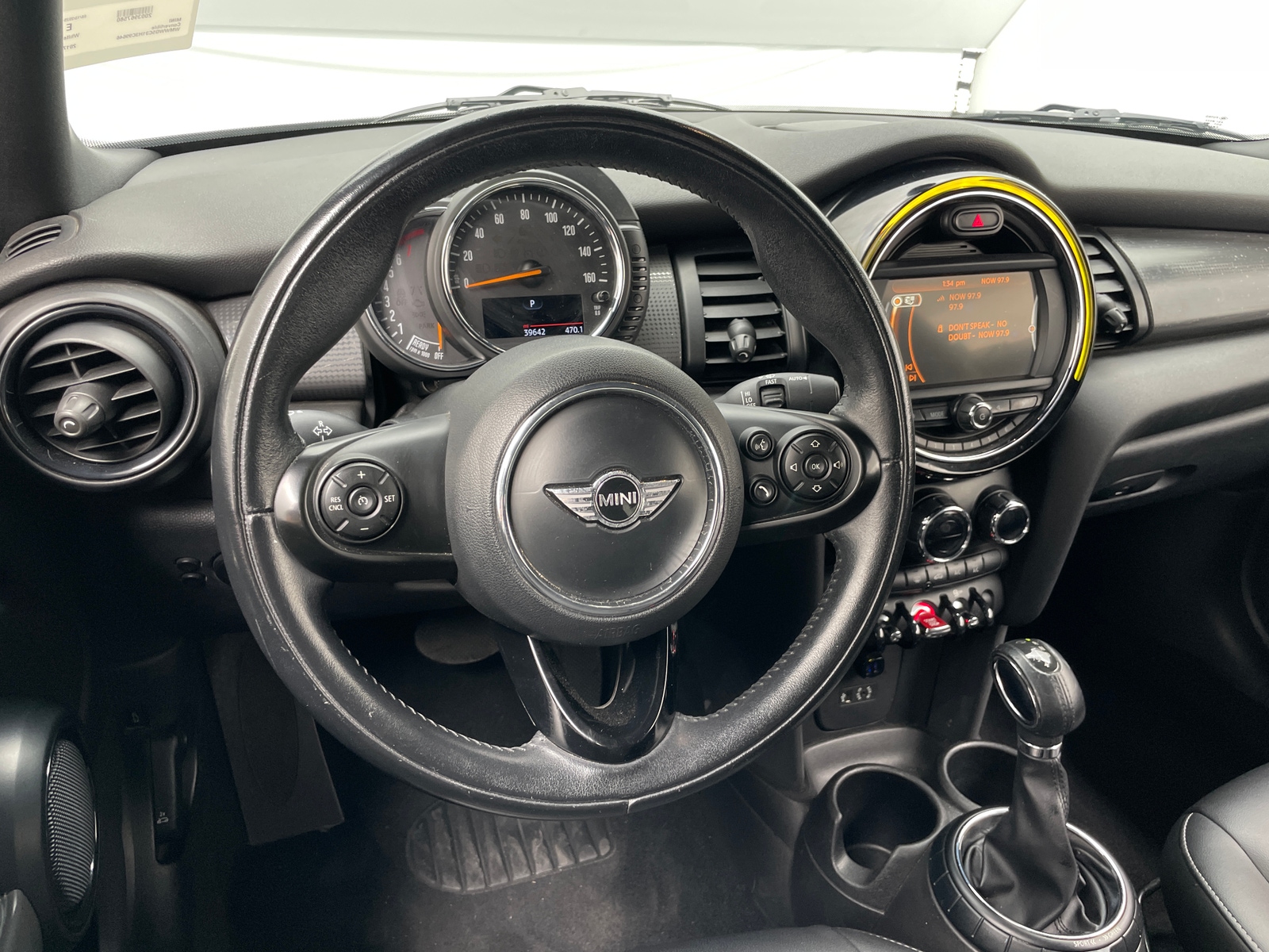 Thumbnail: 2017 MINI Cooper Convertible - 4