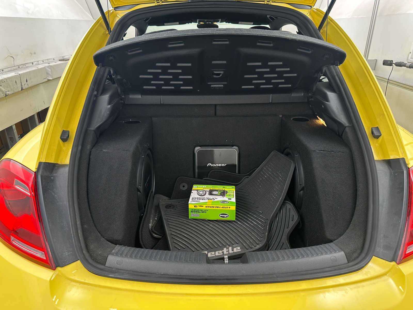 Thumbnail: 2014 Volkswagen Beetle - 7