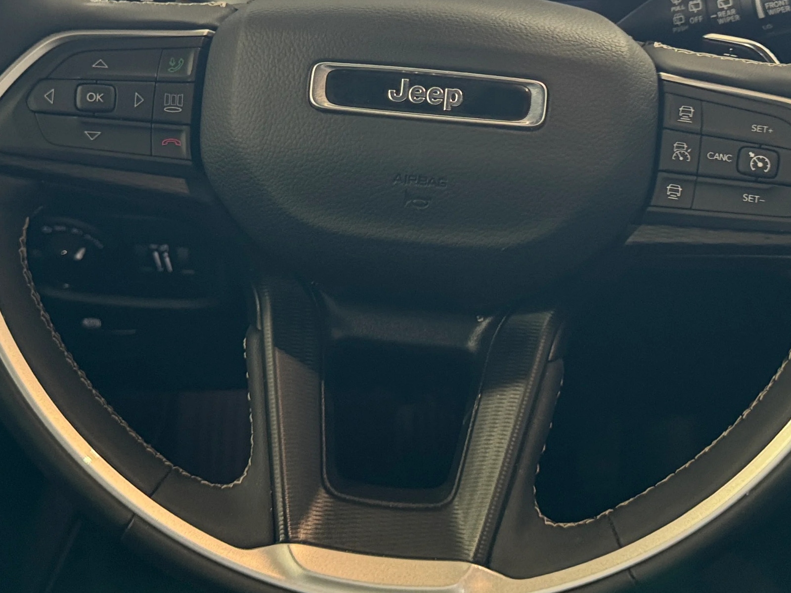 Thumbnail: 2024 Jeep Grand Cherokee L - 4
