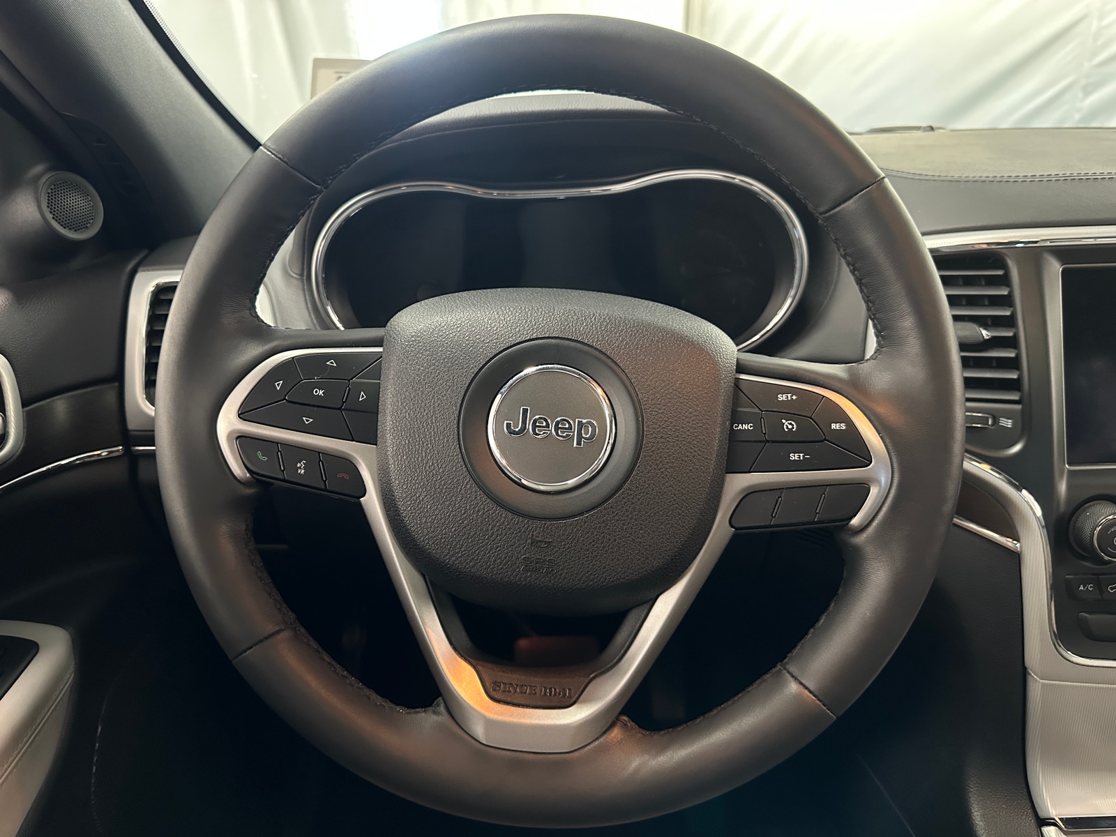 Thumbnail: 2018 Jeep Grand Cherokee - 4