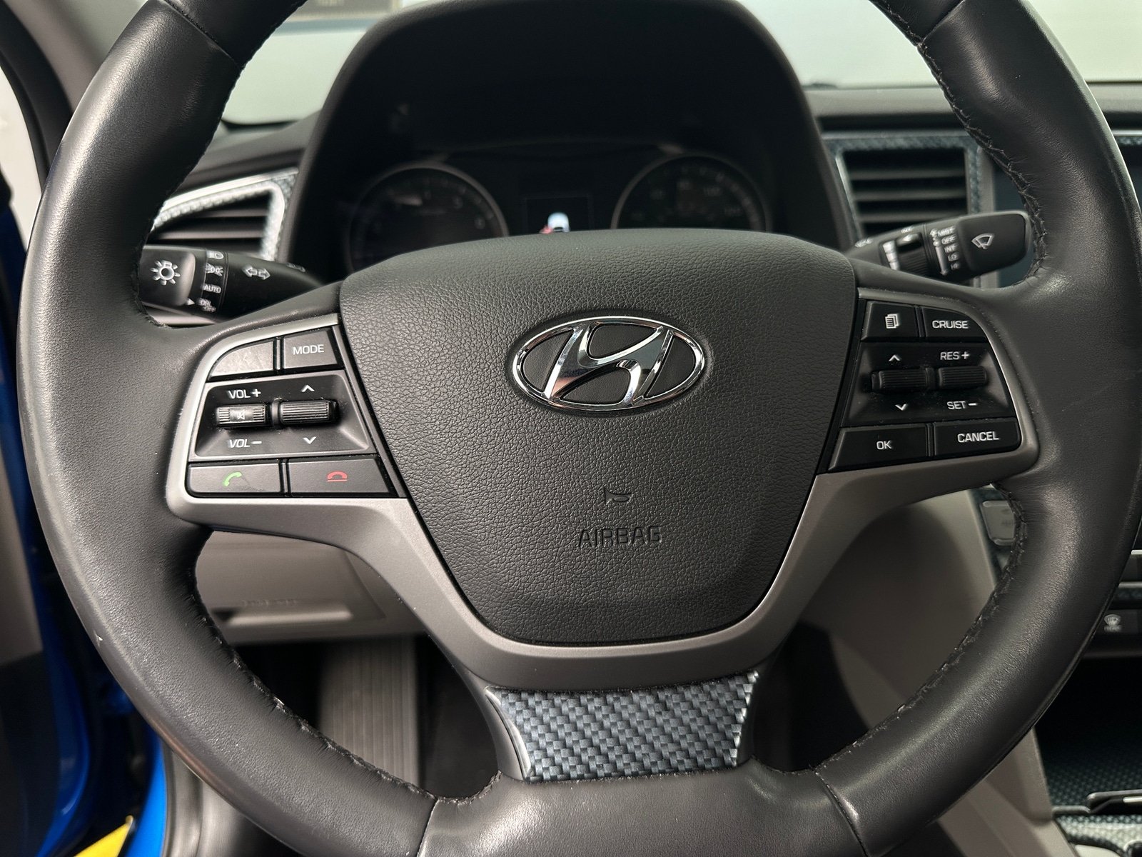 Thumbnail: 2017 Hyundai Elantra - 4