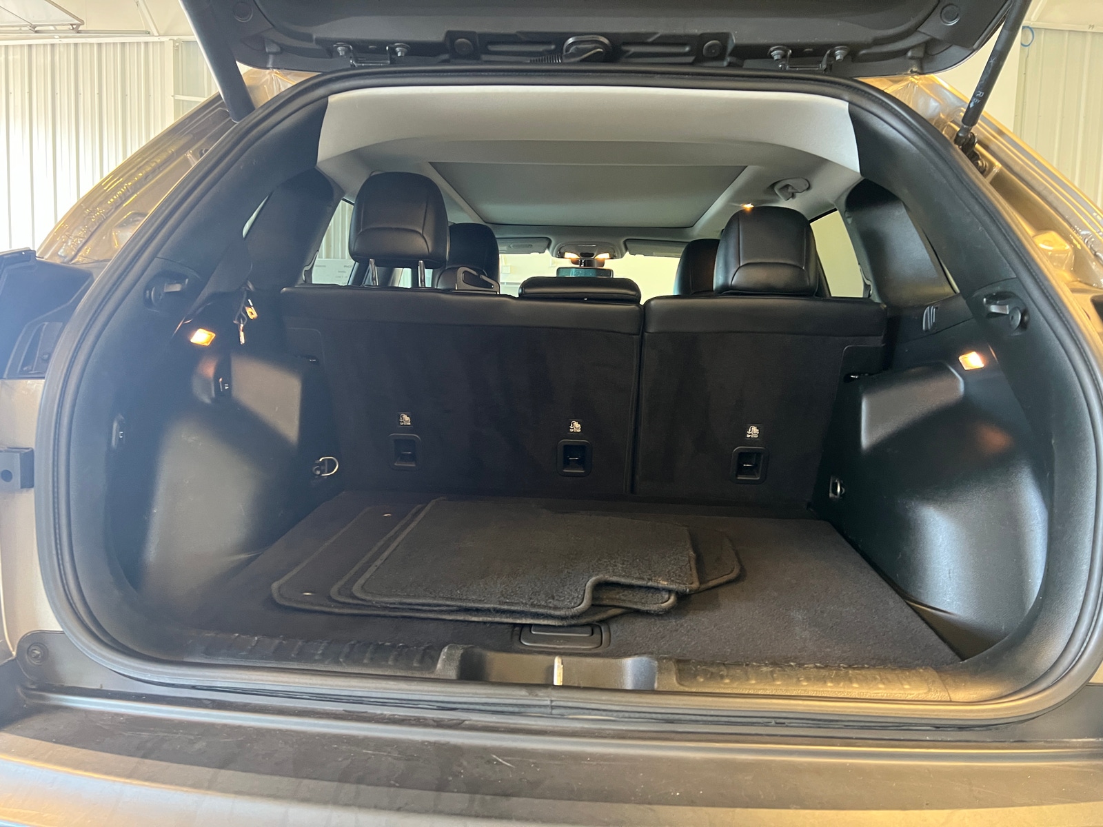 Thumbnail: 2019 Jeep Cherokee - 6