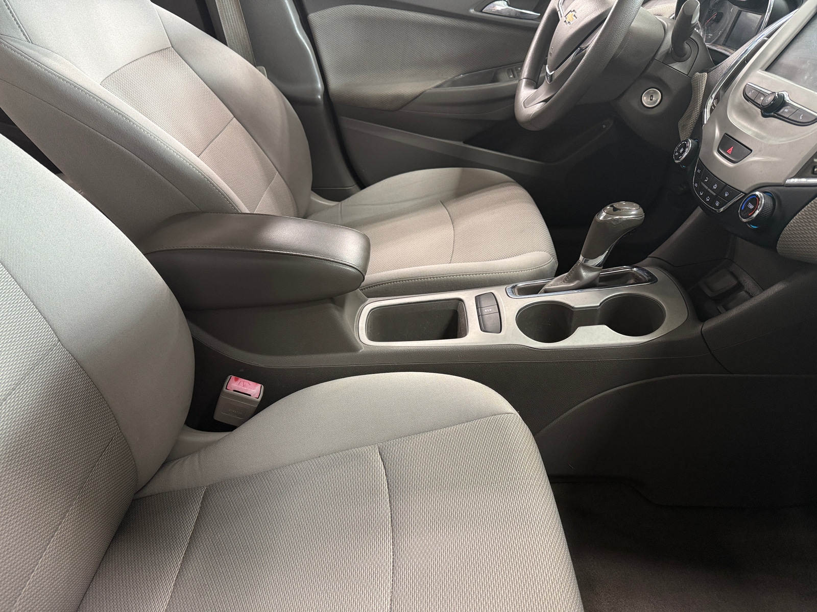 Thumbnail: 2018 Chevrolet Cruze - 2