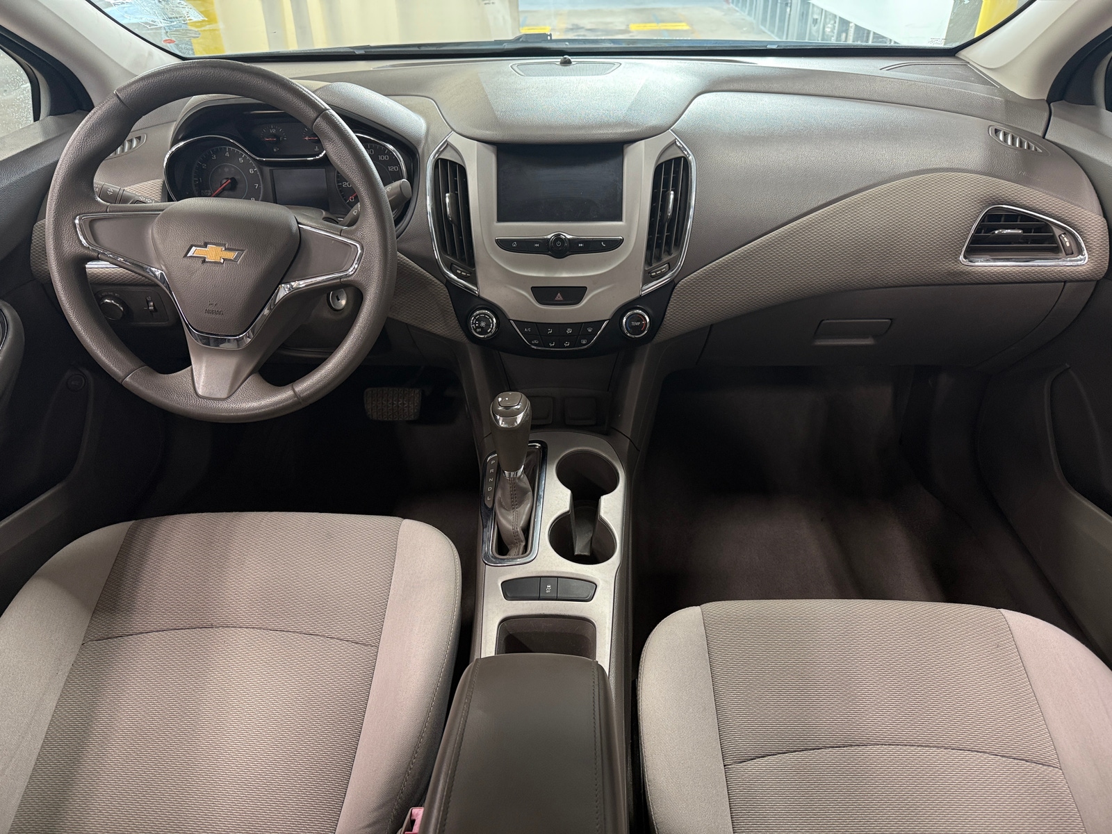 Thumbnail: 2018 Chevrolet Cruze - 3