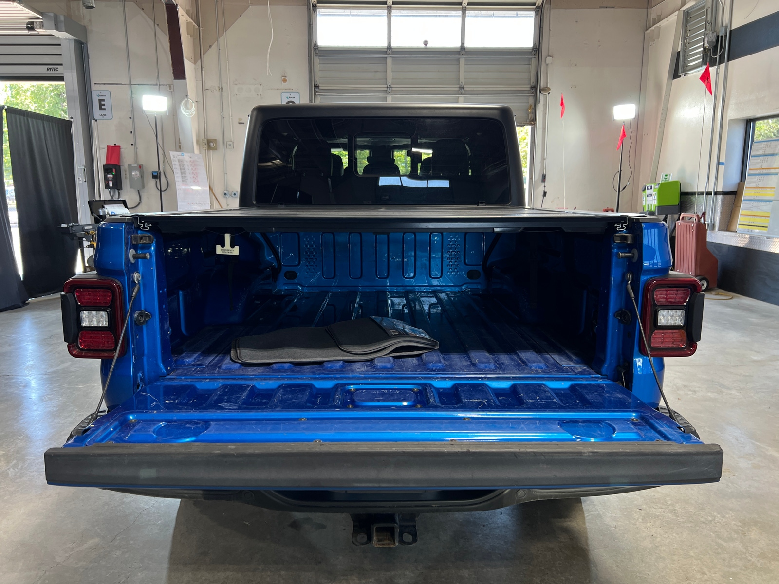 Thumbnail: 2020 Jeep Gladiator - 7