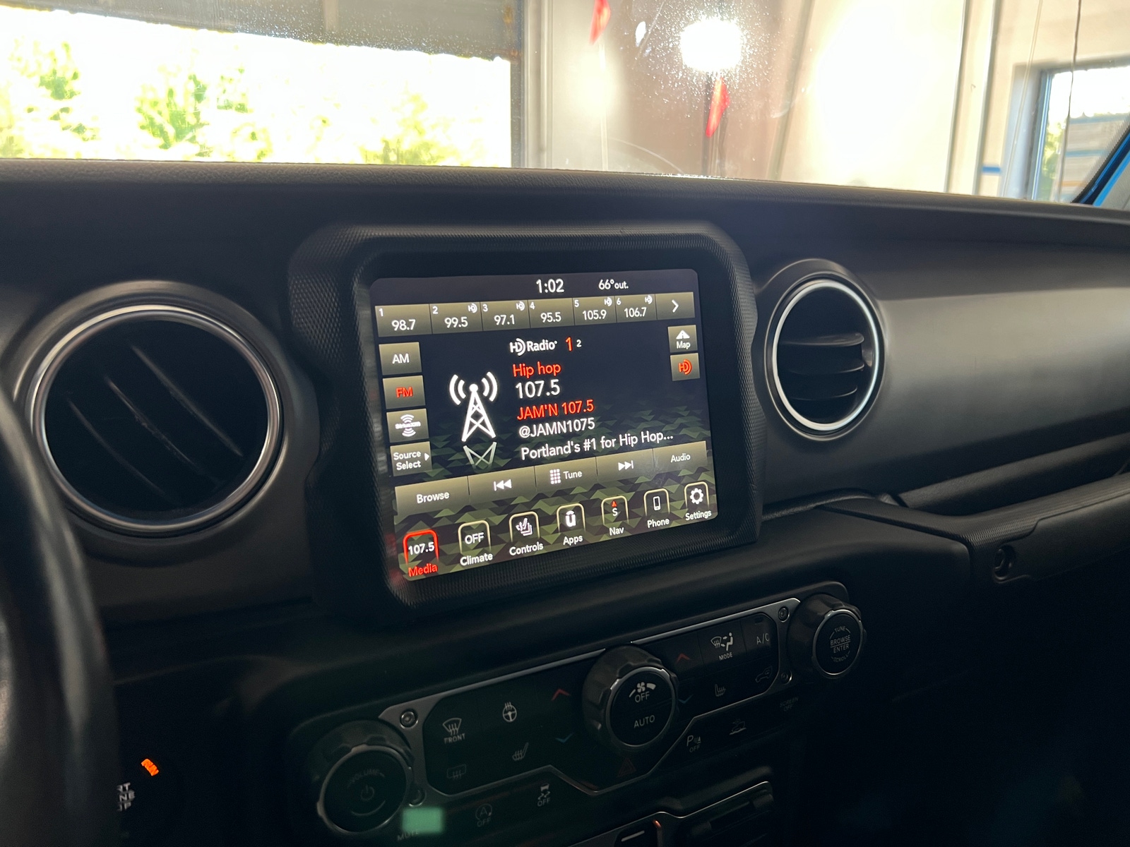 Thumbnail: 2020 Jeep Gladiator - 4