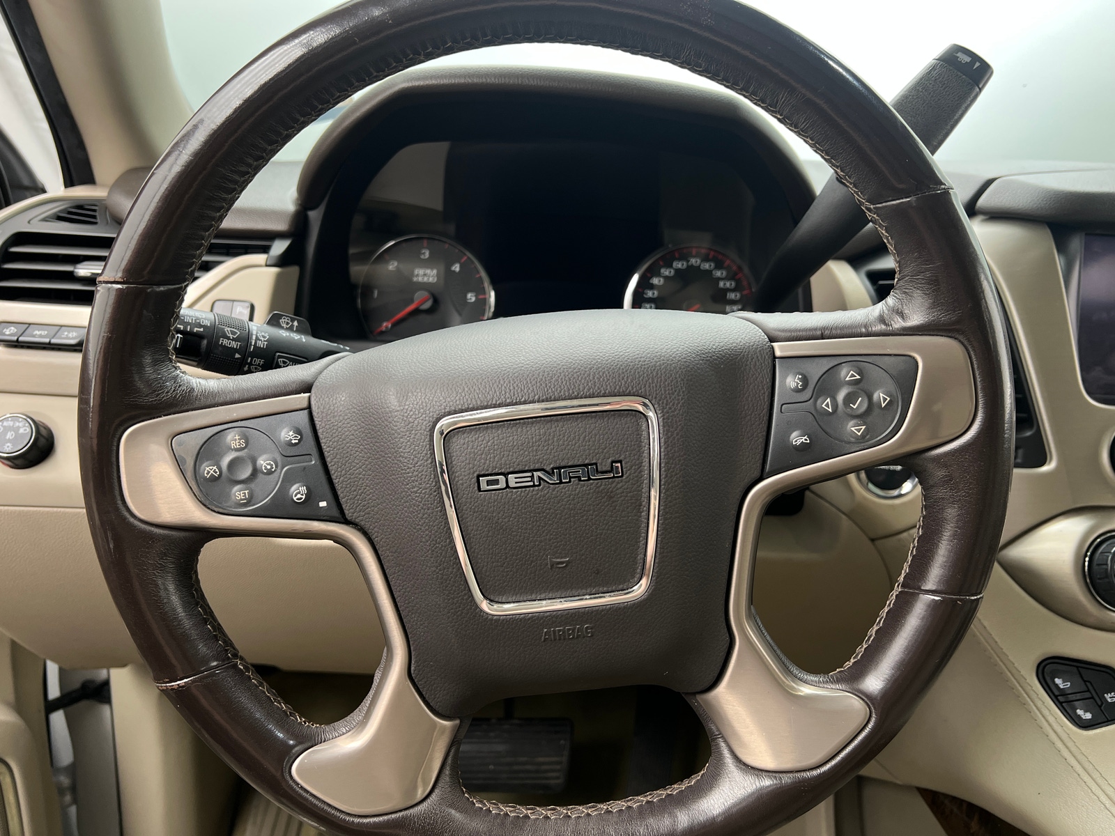 Thumbnail: 2016 GMC Yukon XL - 4
