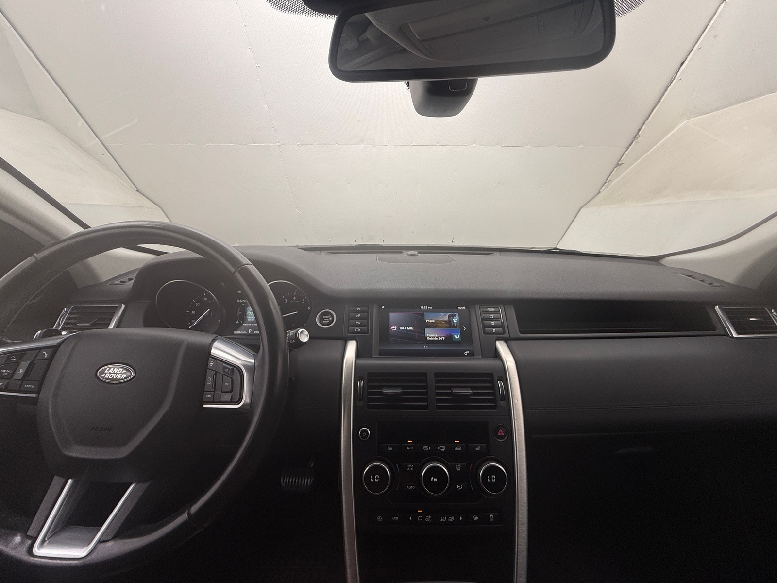 Thumbnail: 2019 Land Rover Discovery Sport - 2