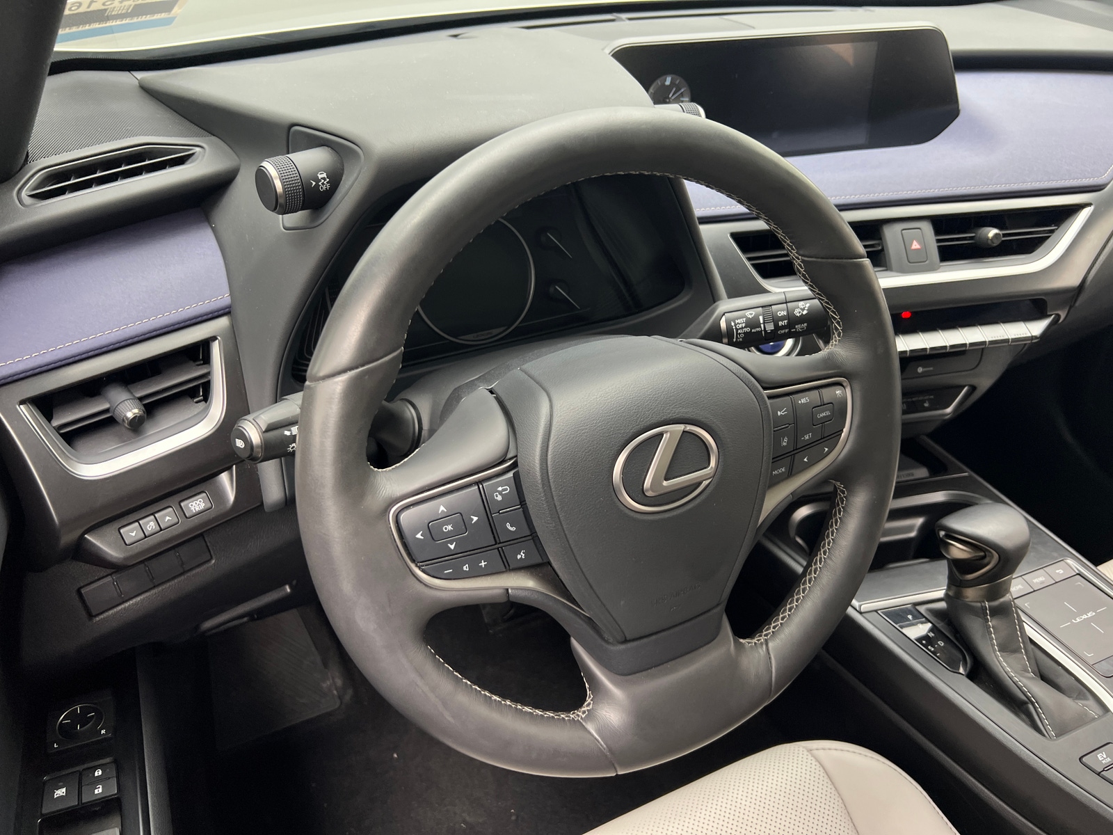 Thumbnail: 2020 Lexus UX - 4