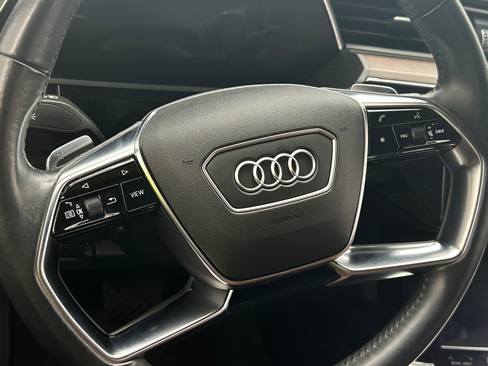 Thumbnail: 2019 Audi e-tron - 4