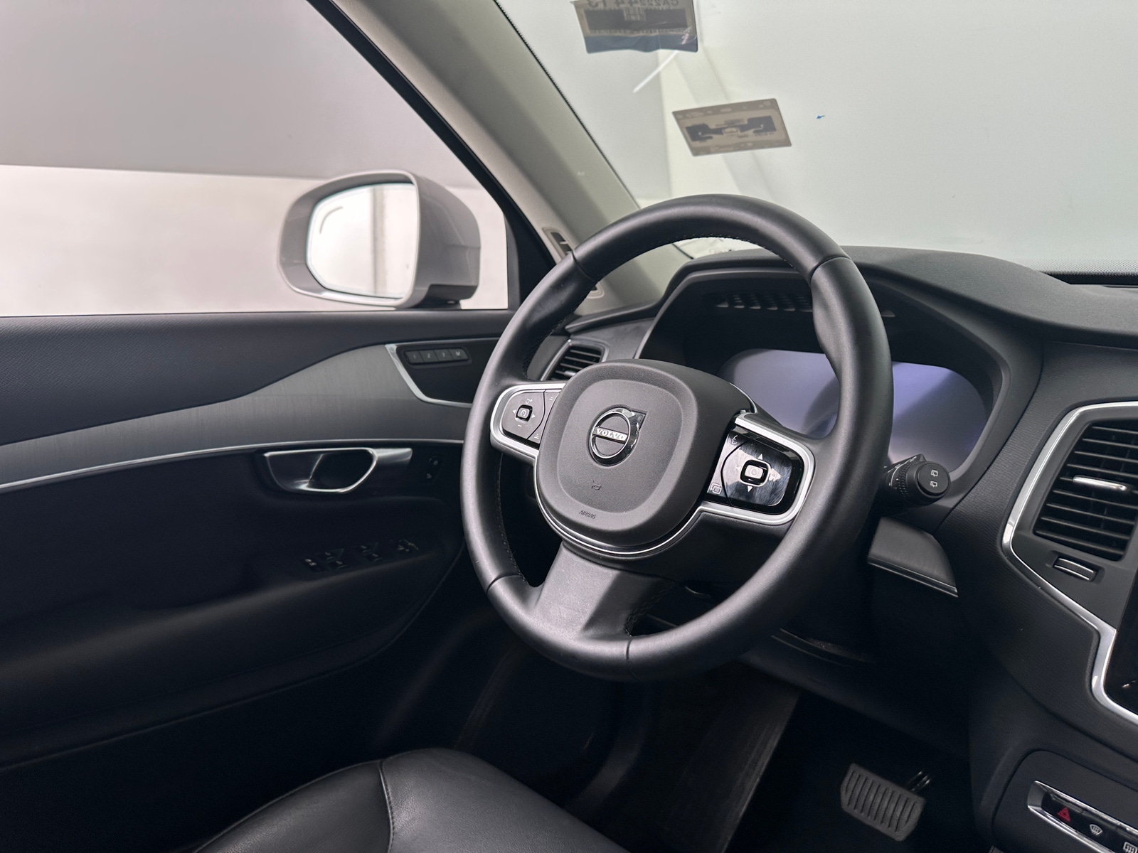 Thumbnail: 2025 Volvo XC90 - 4