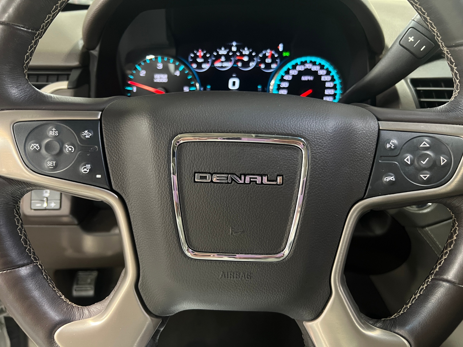 Thumbnail: 2017 GMC Yukon - 4
