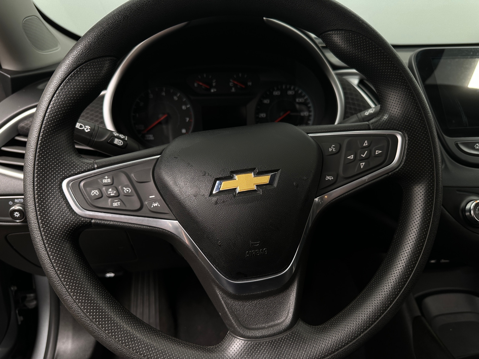 Thumbnail: 2023 Chevrolet Malibu - 5