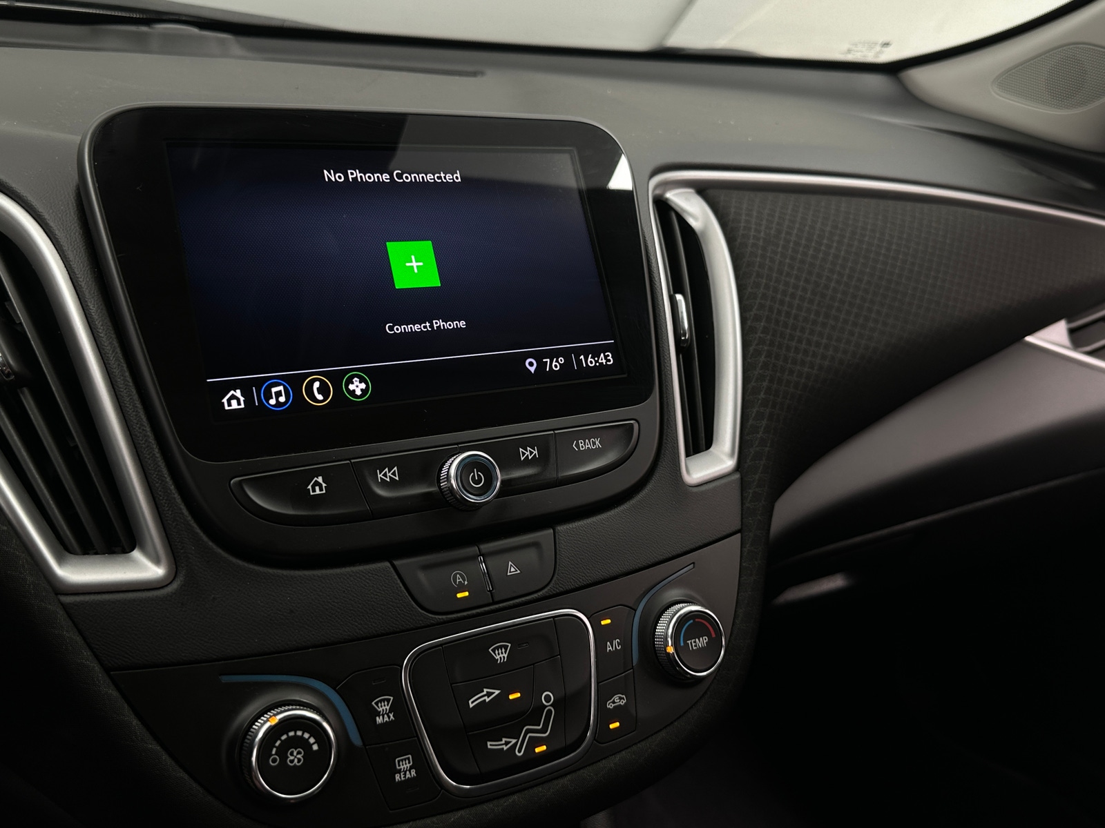 Thumbnail: 2023 Chevrolet Malibu - 4
