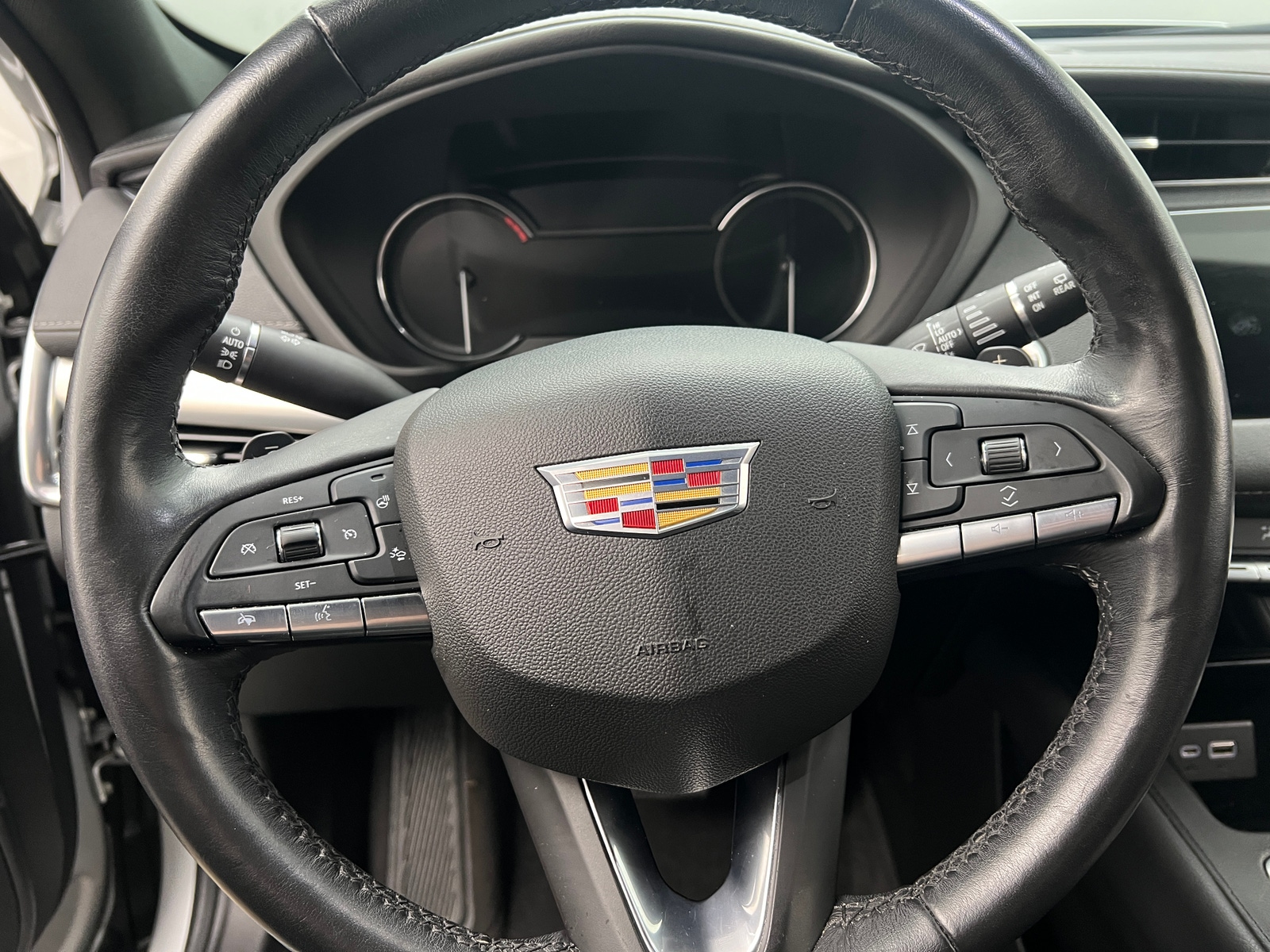 Thumbnail: 2020 Cadillac XT4 - 4