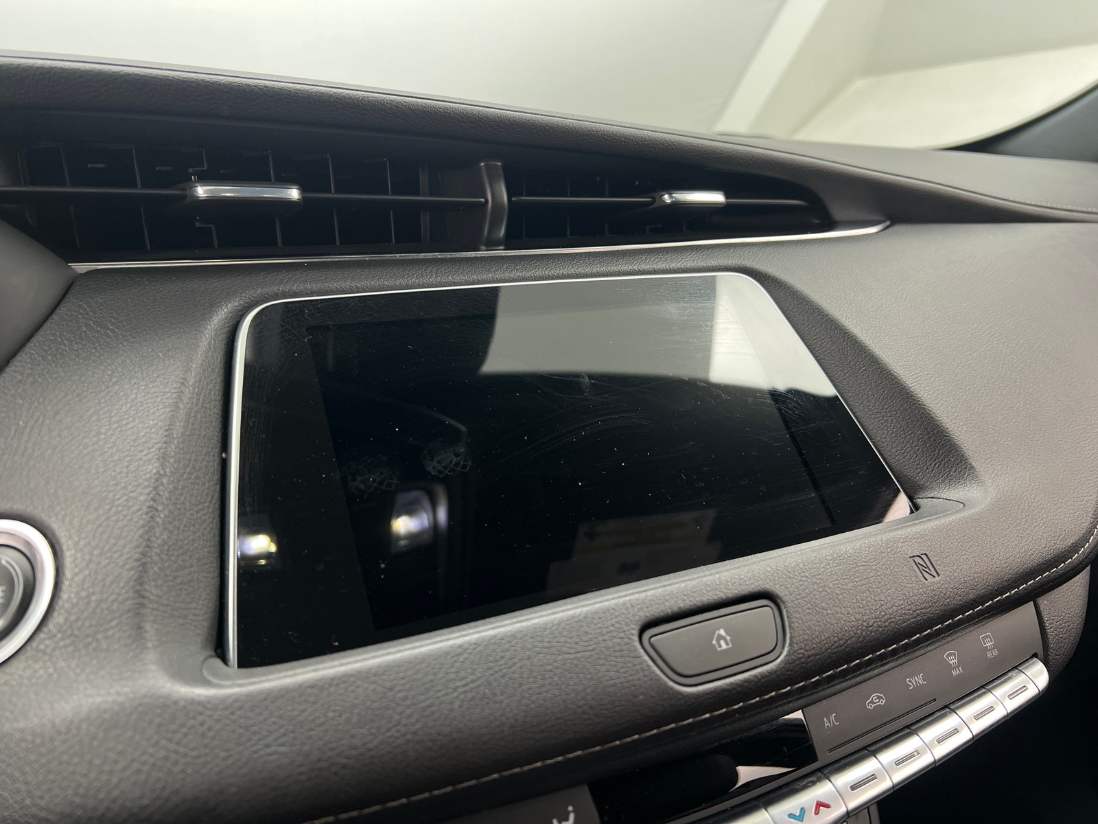 Thumbnail: 2020 Cadillac XT4 - 3