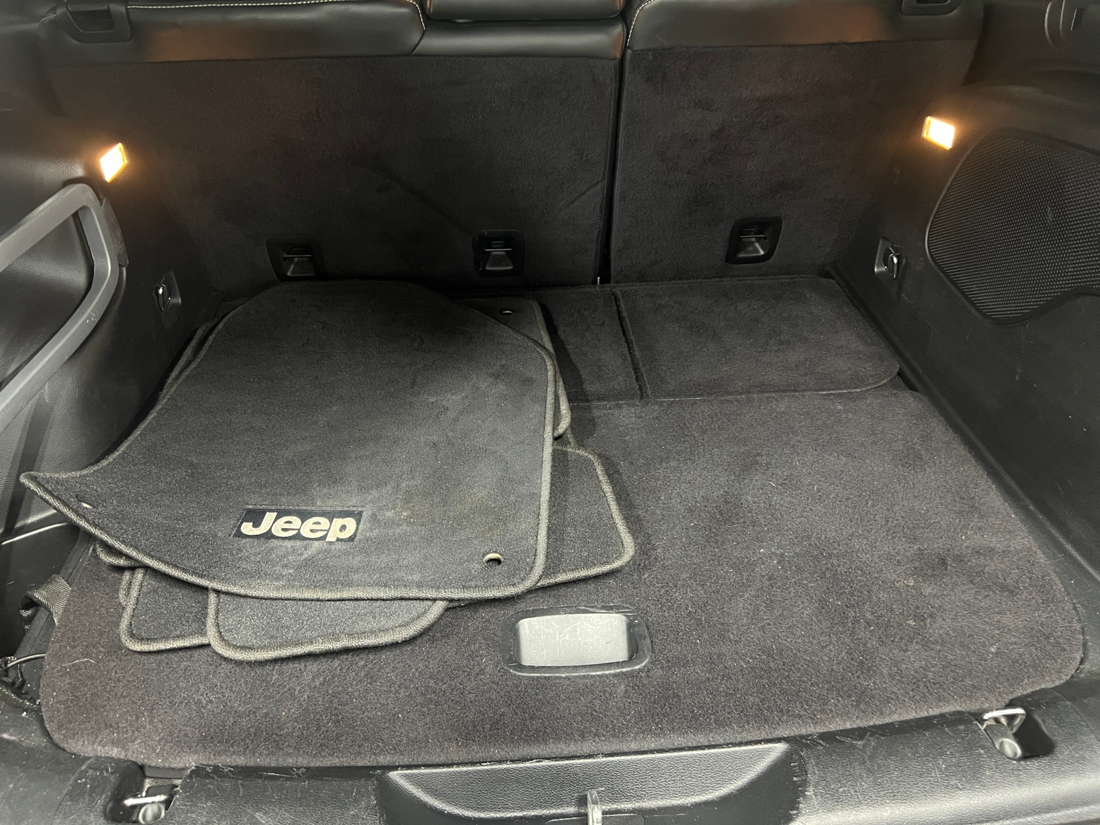 Thumbnail: 2015 Jeep Cherokee - 6