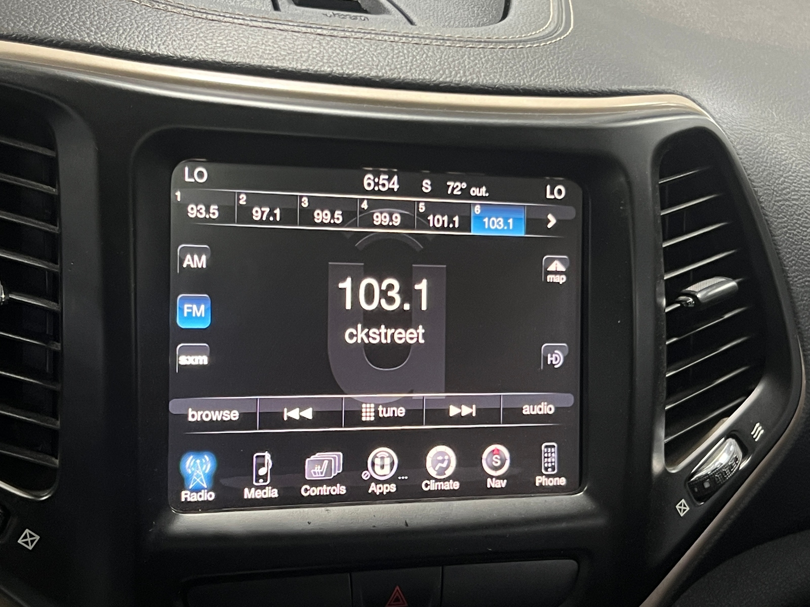 Thumbnail: 2015 Jeep Cherokee - 3