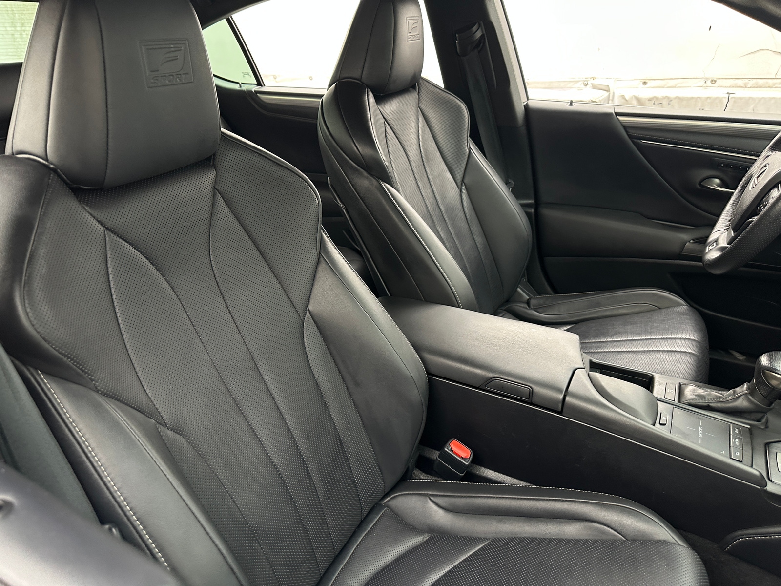 Thumbnail: 2019 Lexus ES - 2