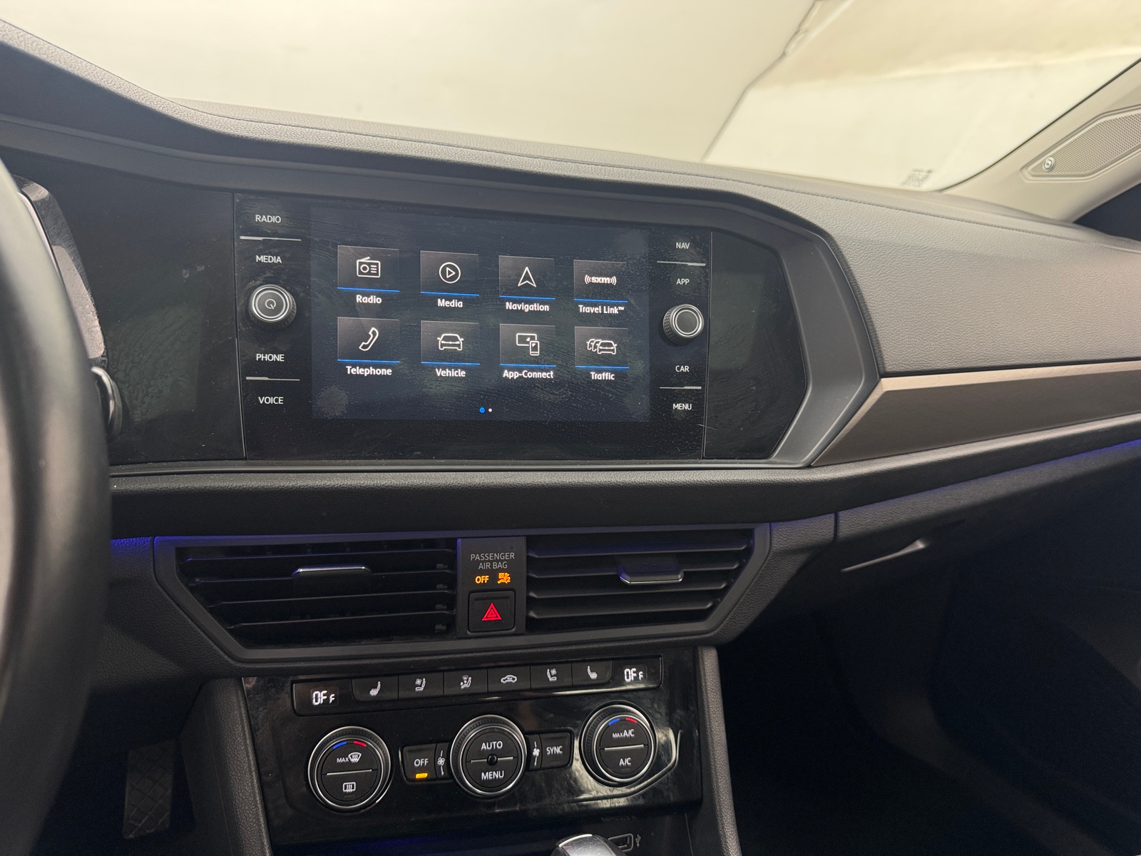 Thumbnail: 2019 Volkswagen Jetta - 3
