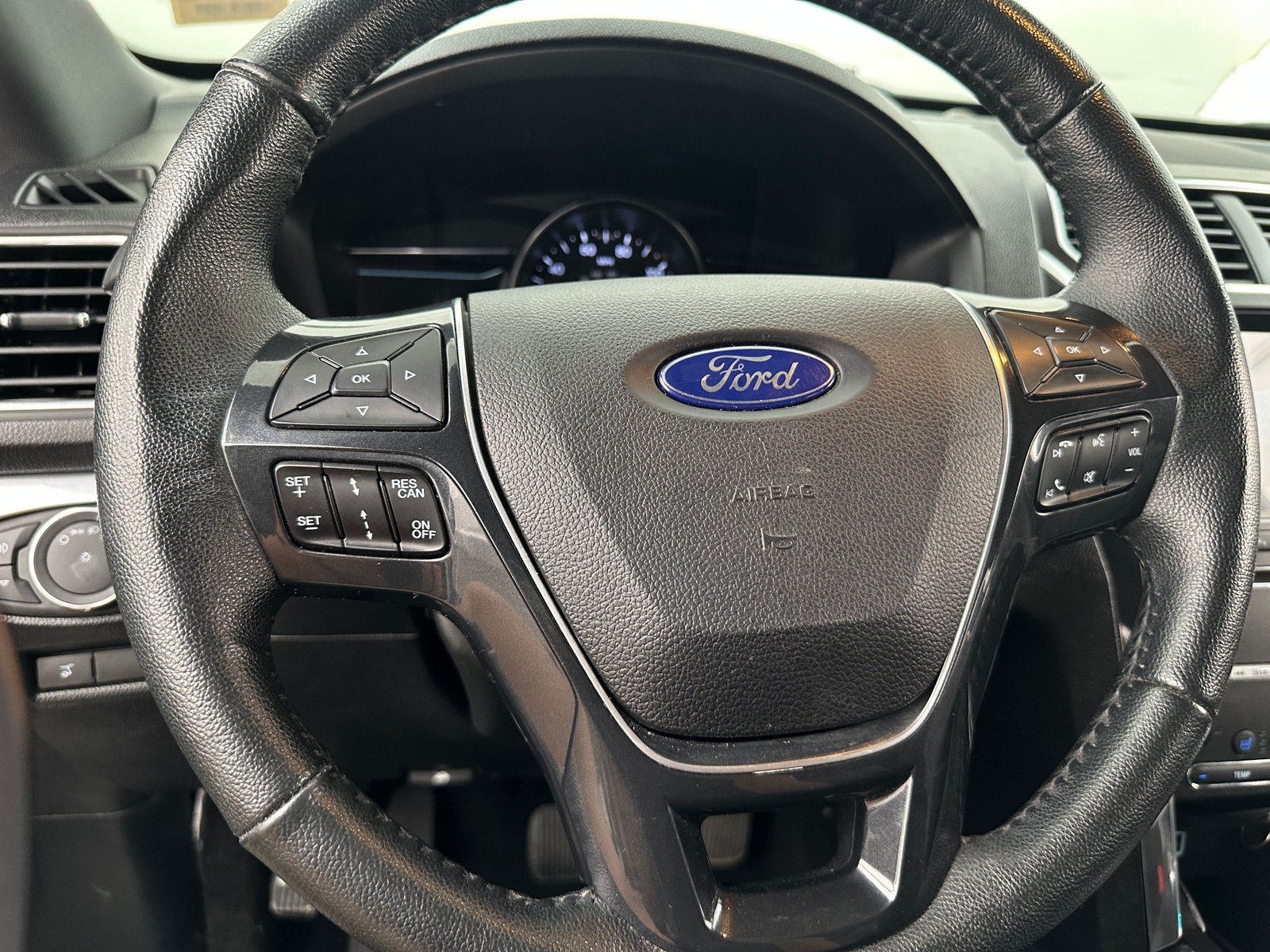 Thumbnail: 2018 Ford Explorer - 4