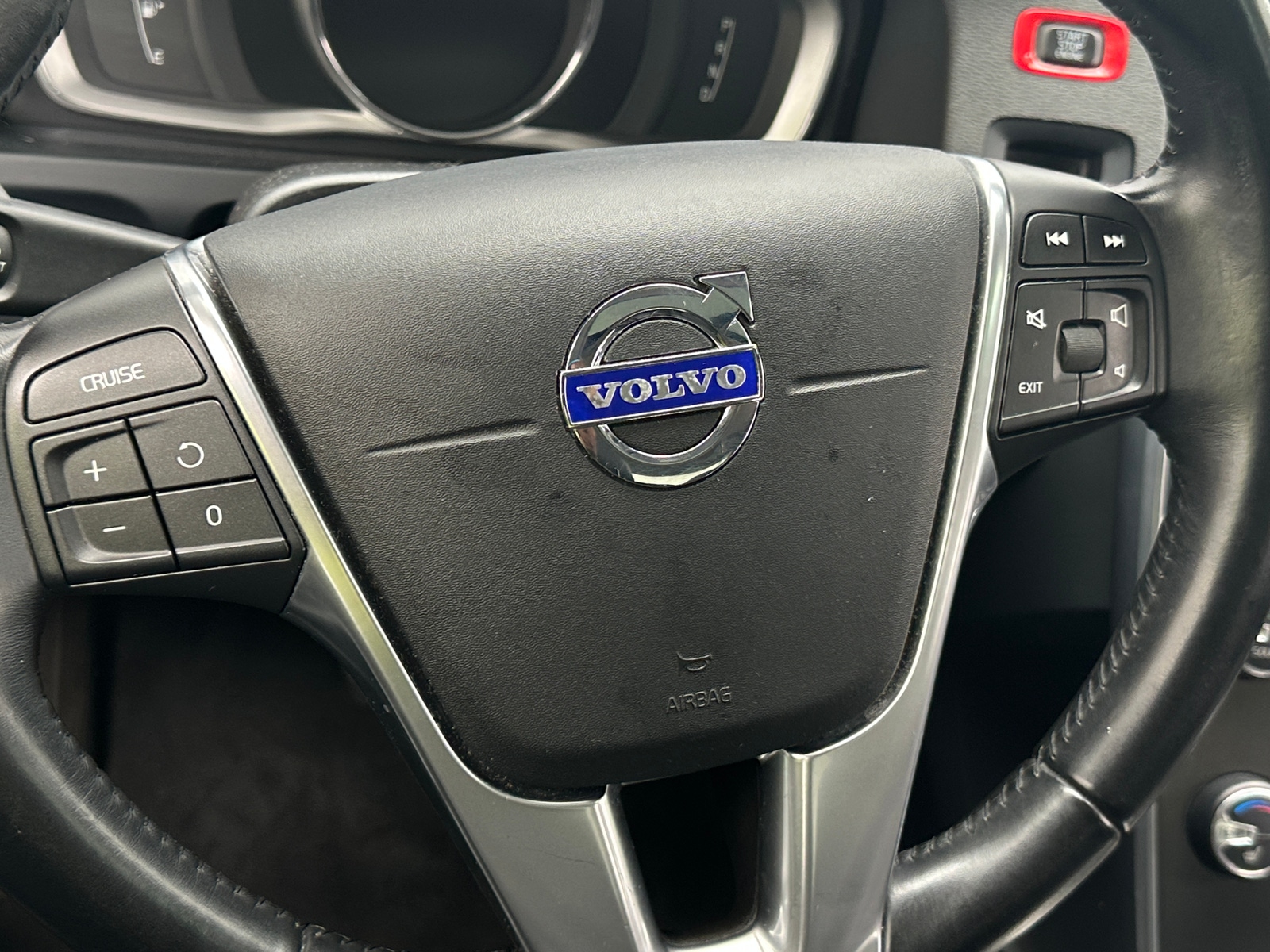 Thumbnail: 2015 Volvo S60 - 4