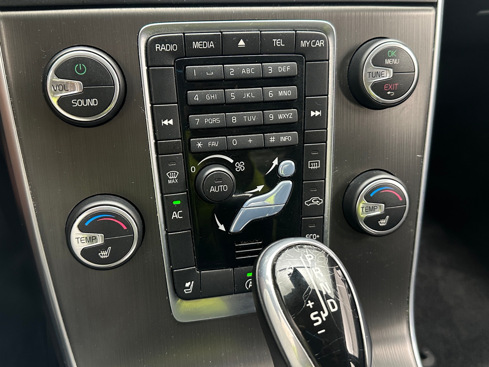 Thumbnail: 2015 Volvo S60 - 3