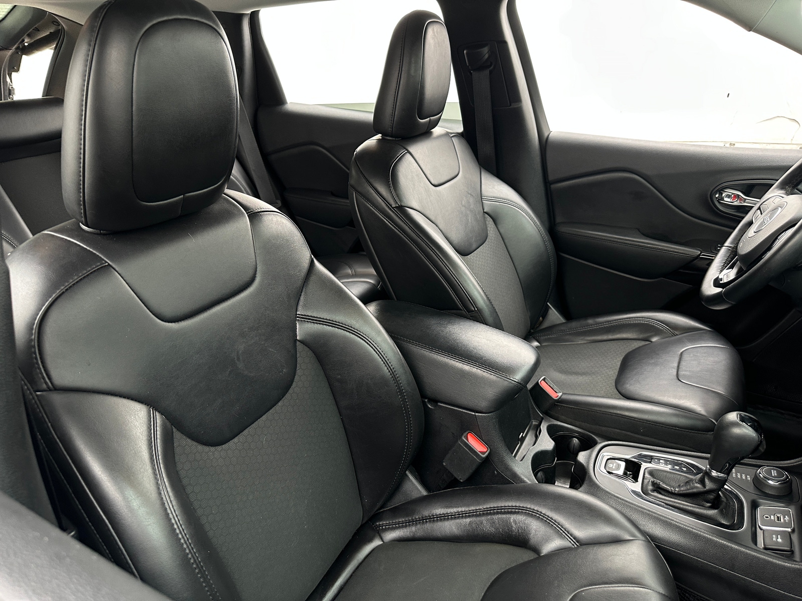 Thumbnail: 2019 Jeep Cherokee - 2