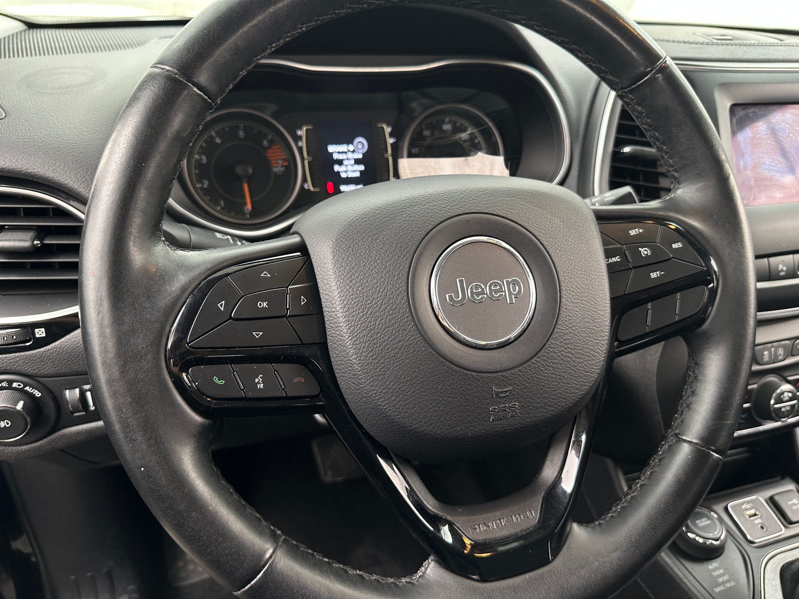 Thumbnail: 2019 Jeep Cherokee - 5