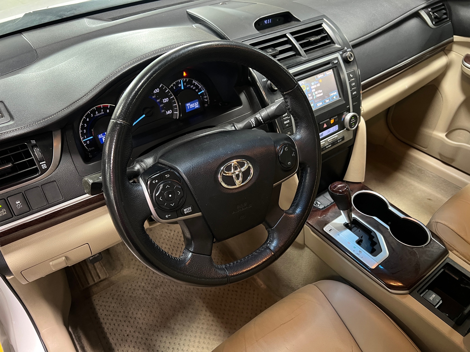 Thumbnail: 2012 Toyota Camry - 3
