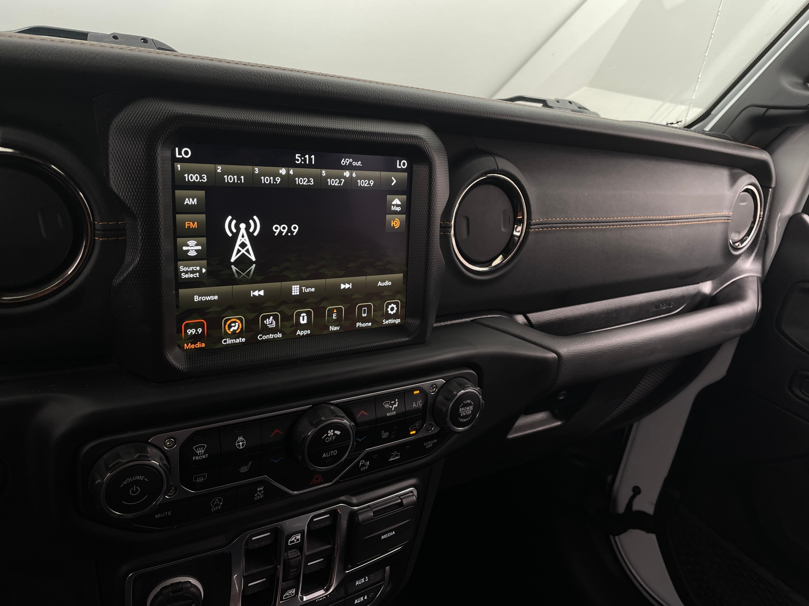 Thumbnail: 2022 Jeep Gladiator - 3
