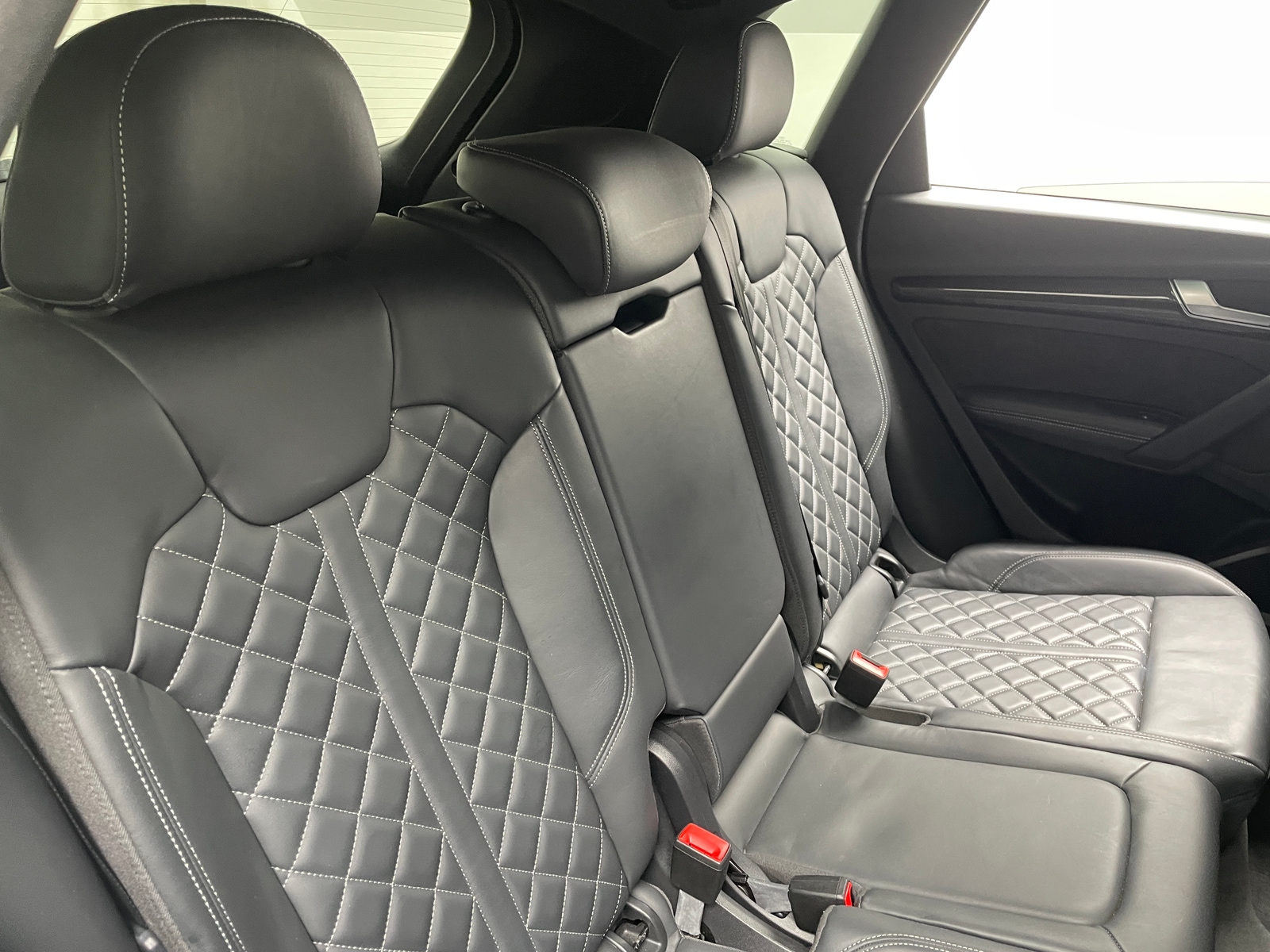 Thumbnail: 2020 Audi SQ5 - 5