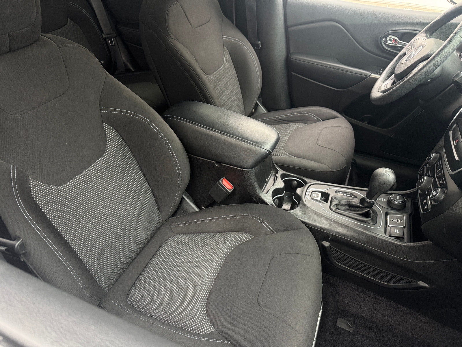 Thumbnail: 2019 Jeep Cherokee - 2