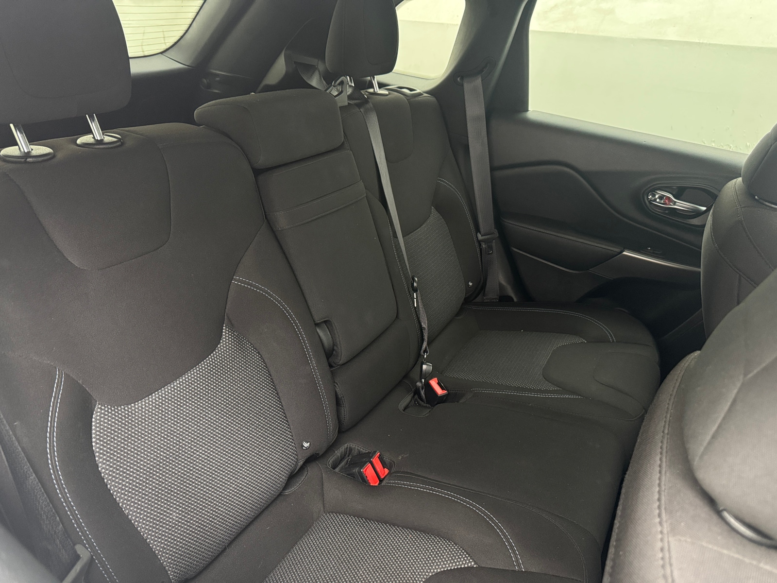 Thumbnail: 2019 Jeep Cherokee - 6