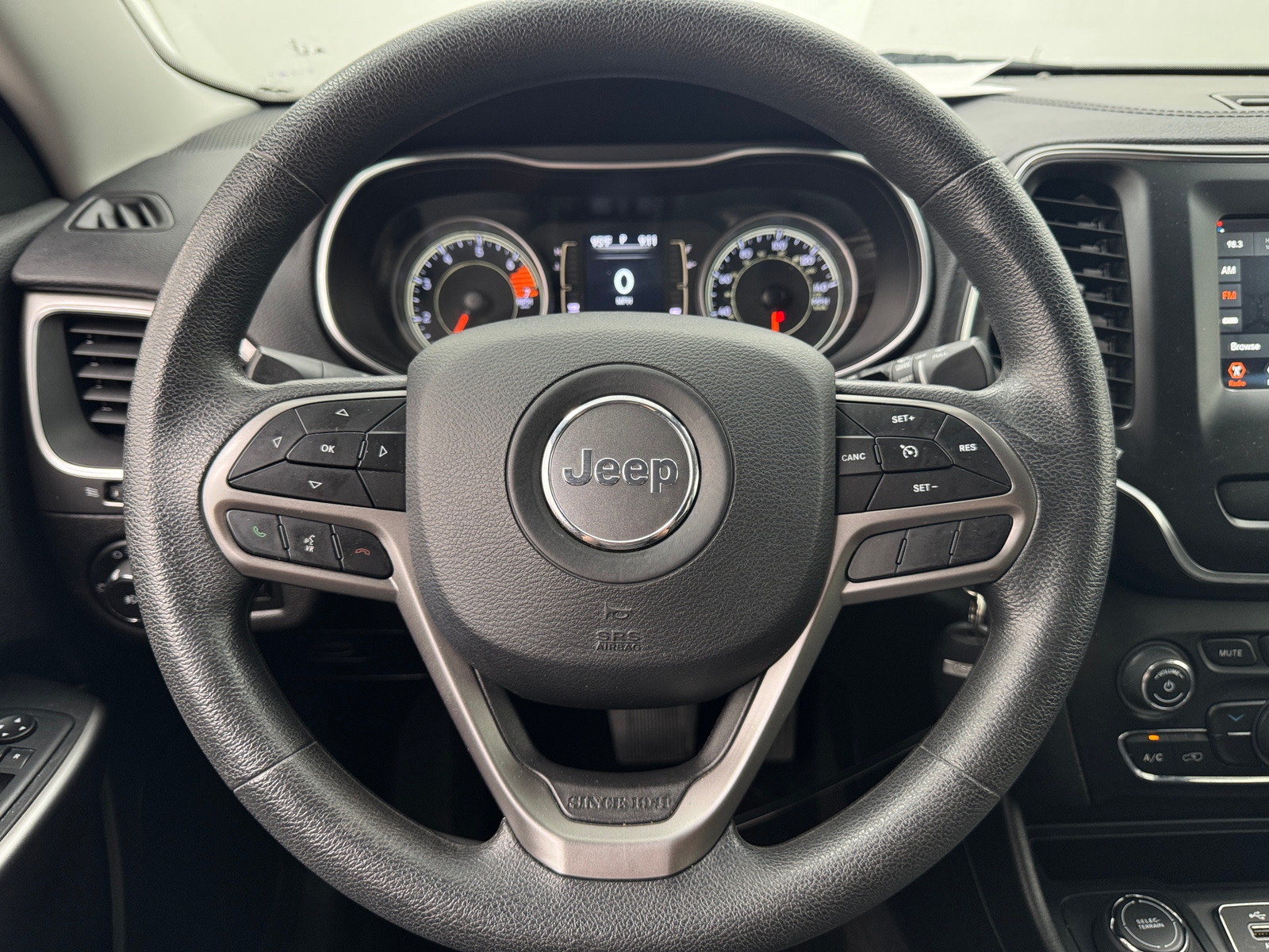Thumbnail: 2019 Jeep Cherokee - 5