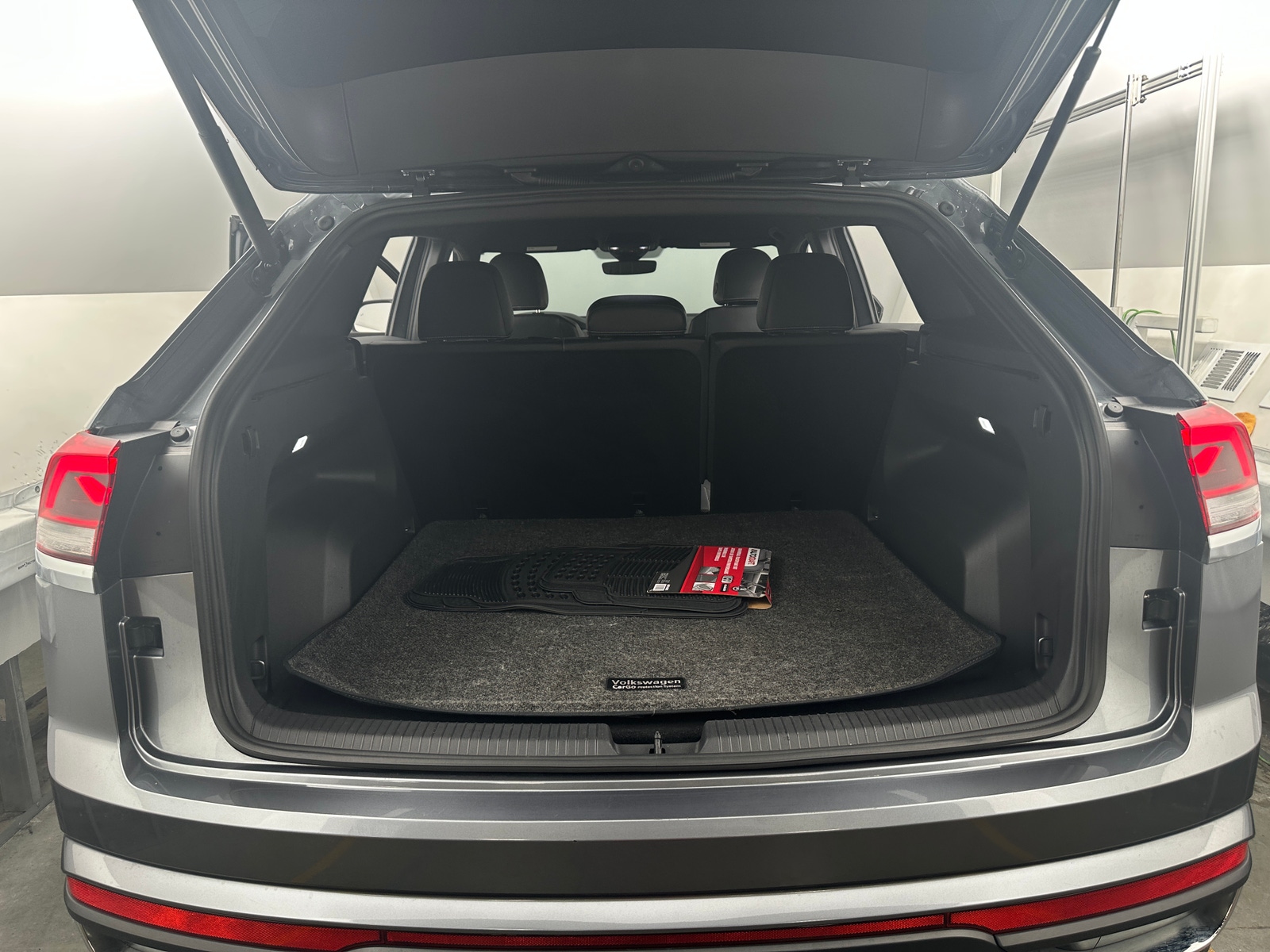 Thumbnail: 2024 Volkswagen Atlas - 6