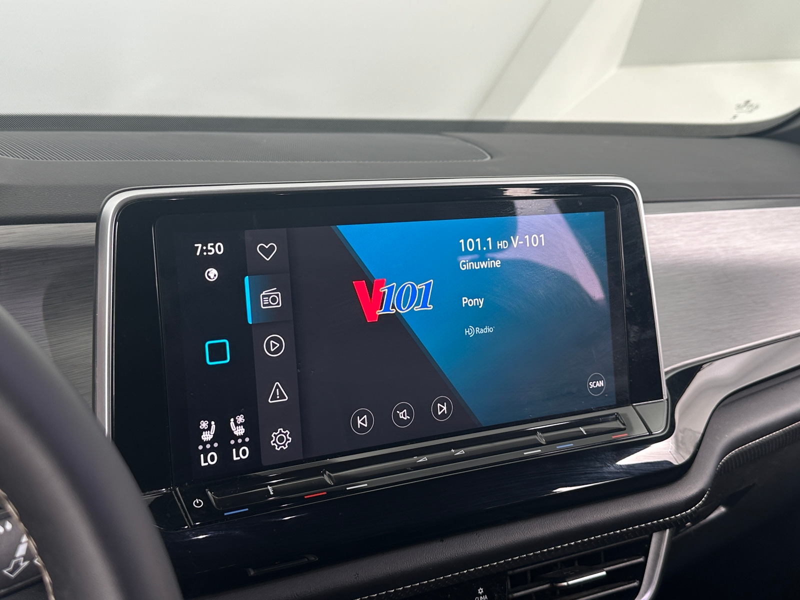 Thumbnail: 2024 Volkswagen Atlas - 3