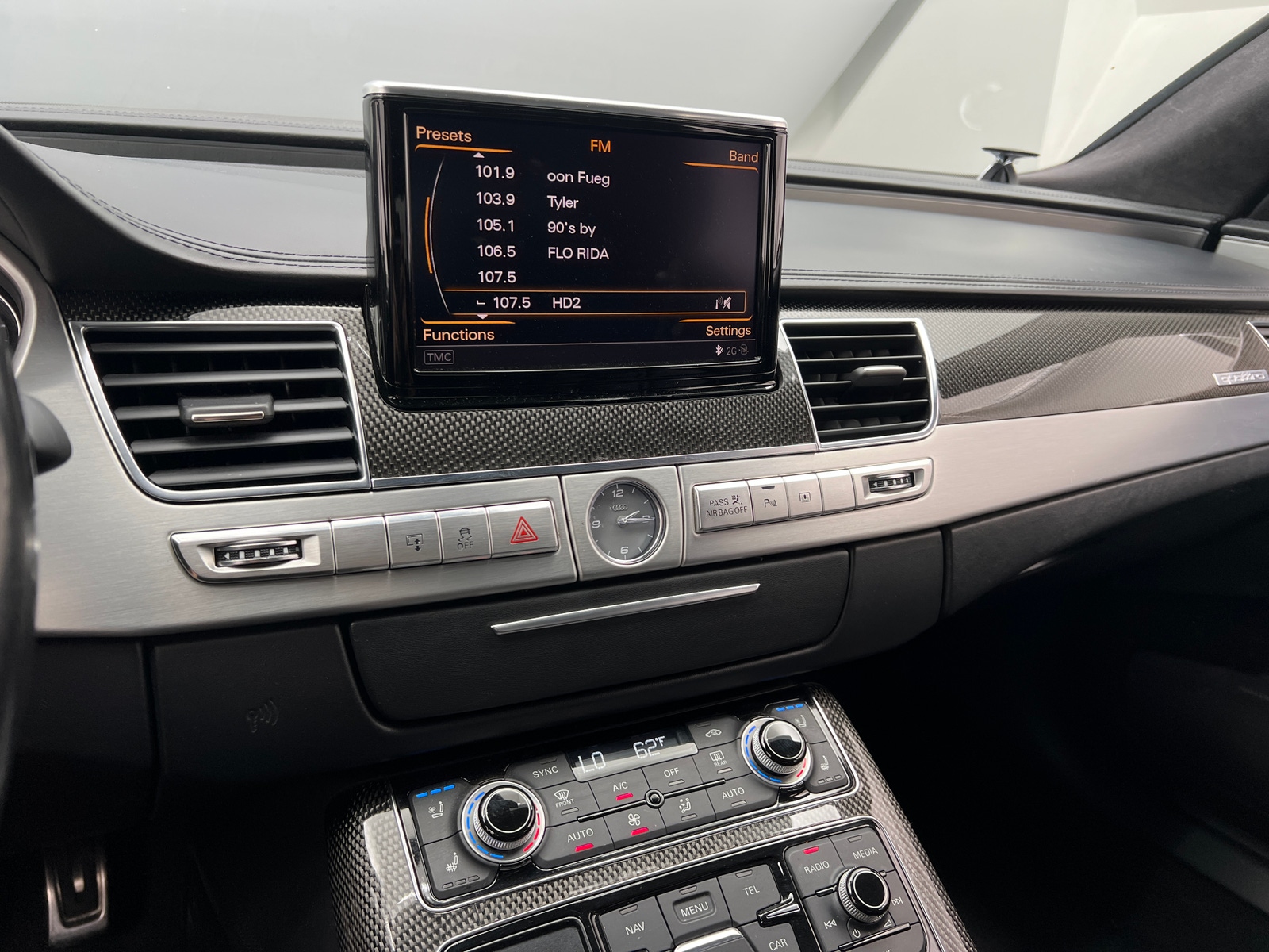 Thumbnail: 2013 Audi S8 - 3