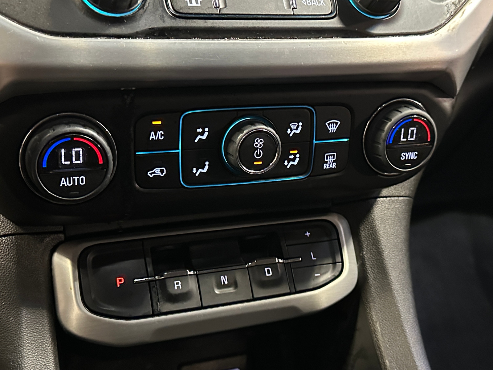 Thumbnail: 2023 GMC Acadia - 4