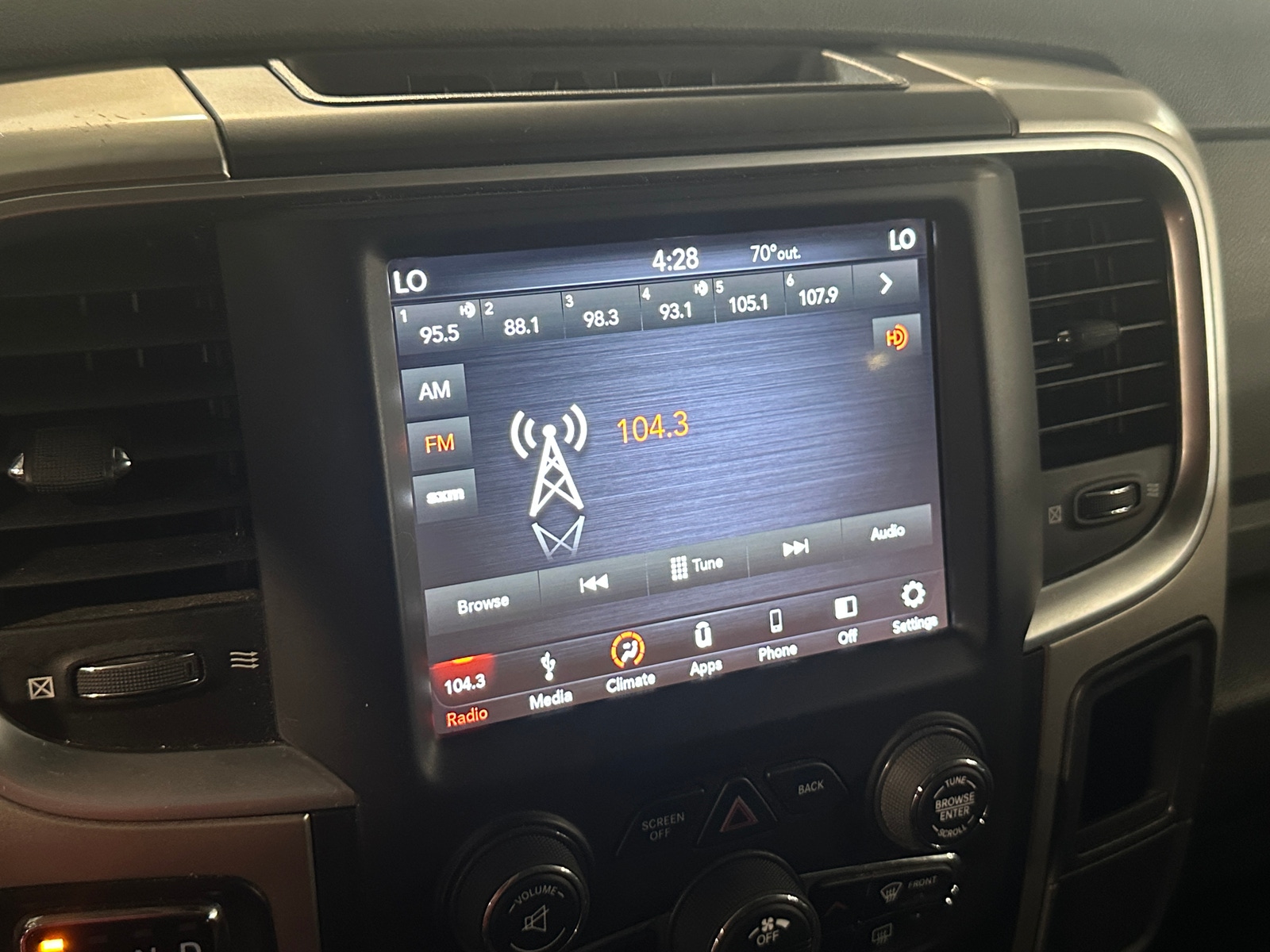 Thumbnail: 2019 RAM 1500 Classic - 4