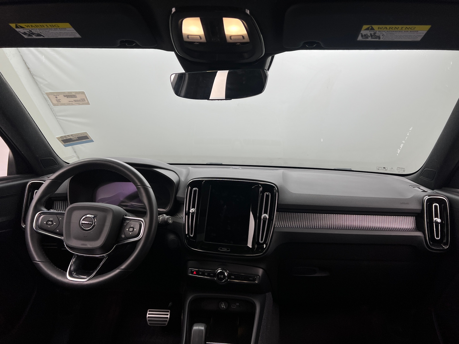 Thumbnail: 2022 Volvo XC40 - 2